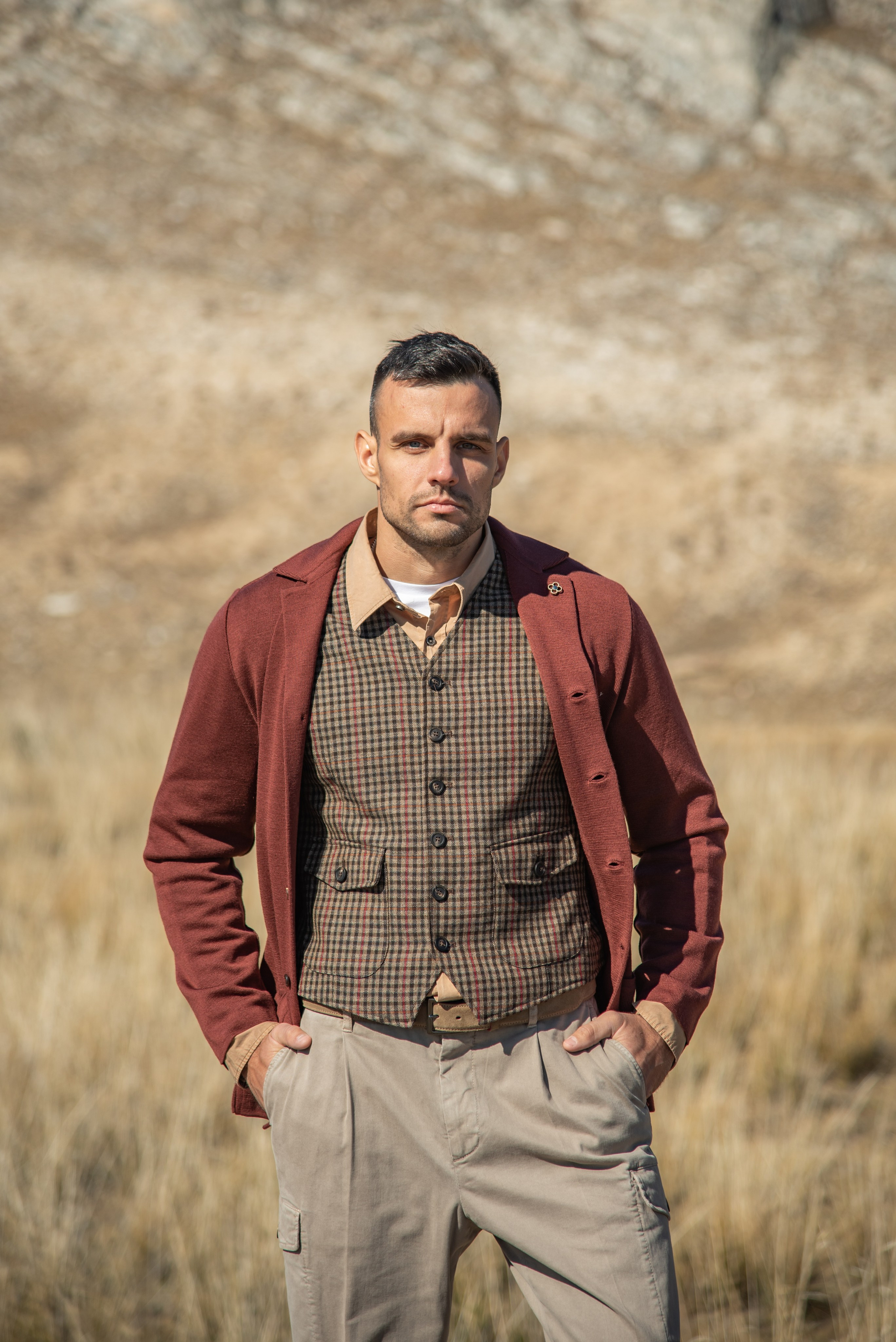 Съёмка одежды на Ольхоне. Занимаюсь профессиональной фотографией и живу рядом с Байкалом. Работаю в разных жанрах