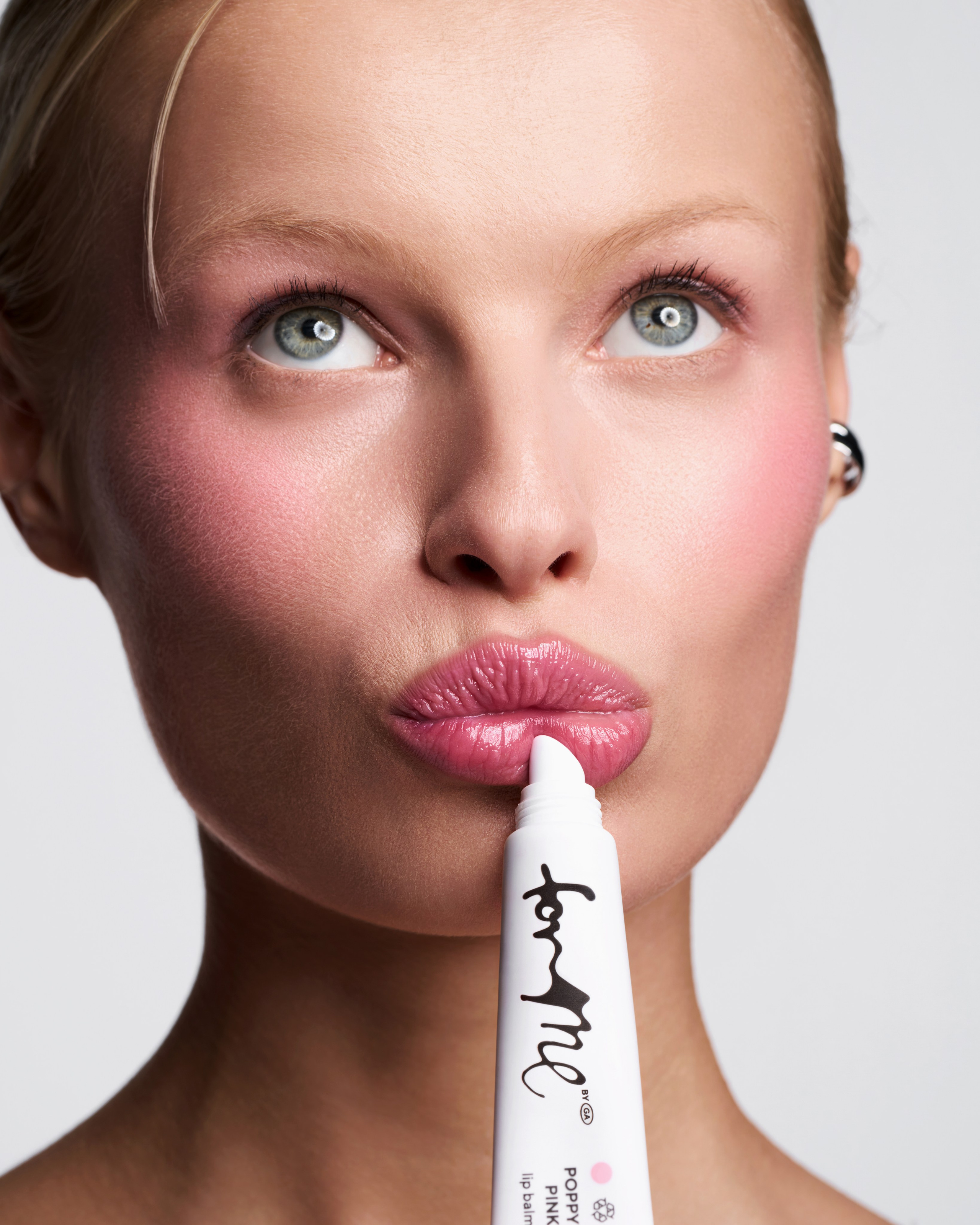 FOR ME beauty. Nadezhda Diskant is a Moscow and Saint Petersburg based photographer