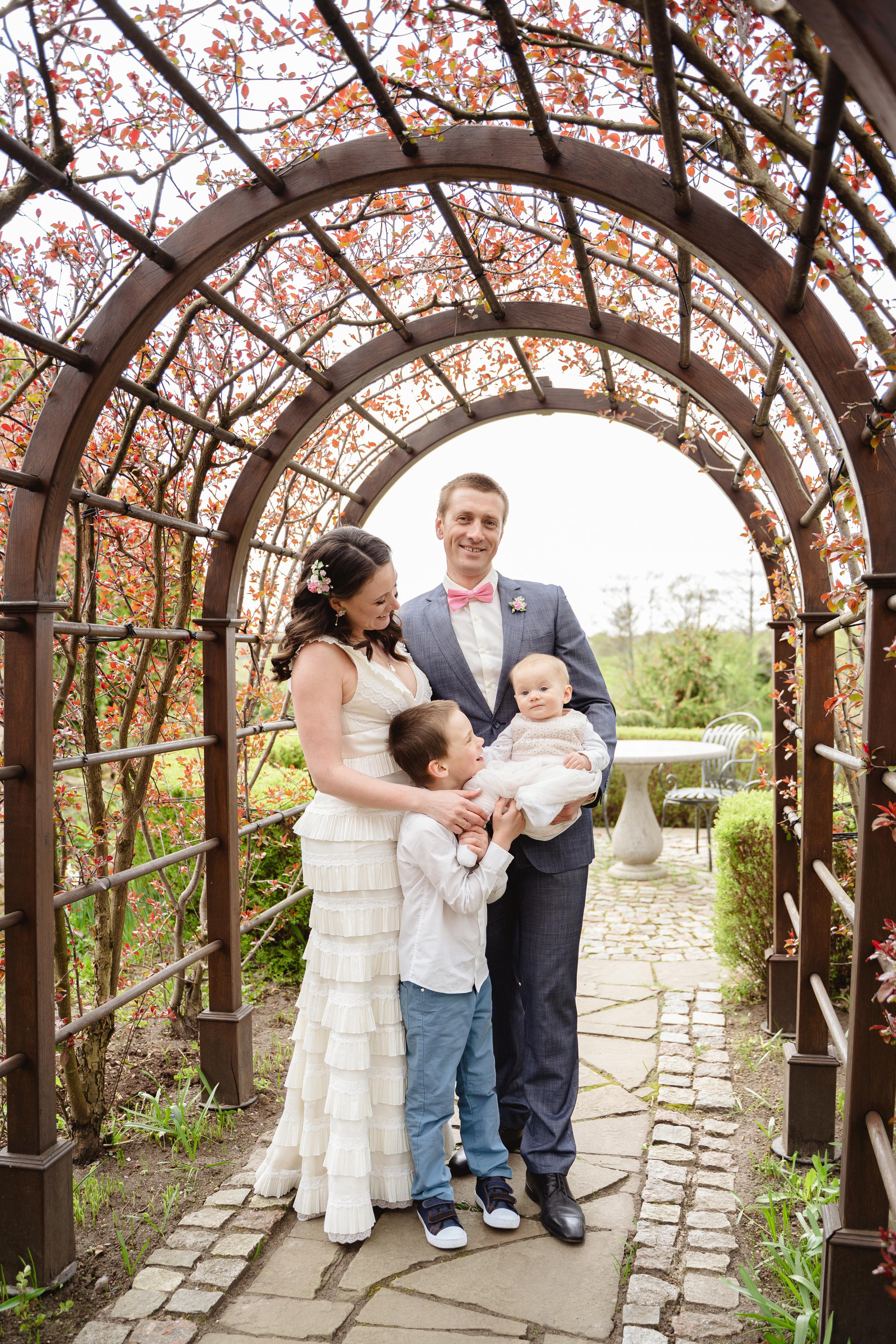 Михаил и Юлия — оловянная свадьба. Свадебный и семейный фотограф в Пскове и Острове Света Суворова