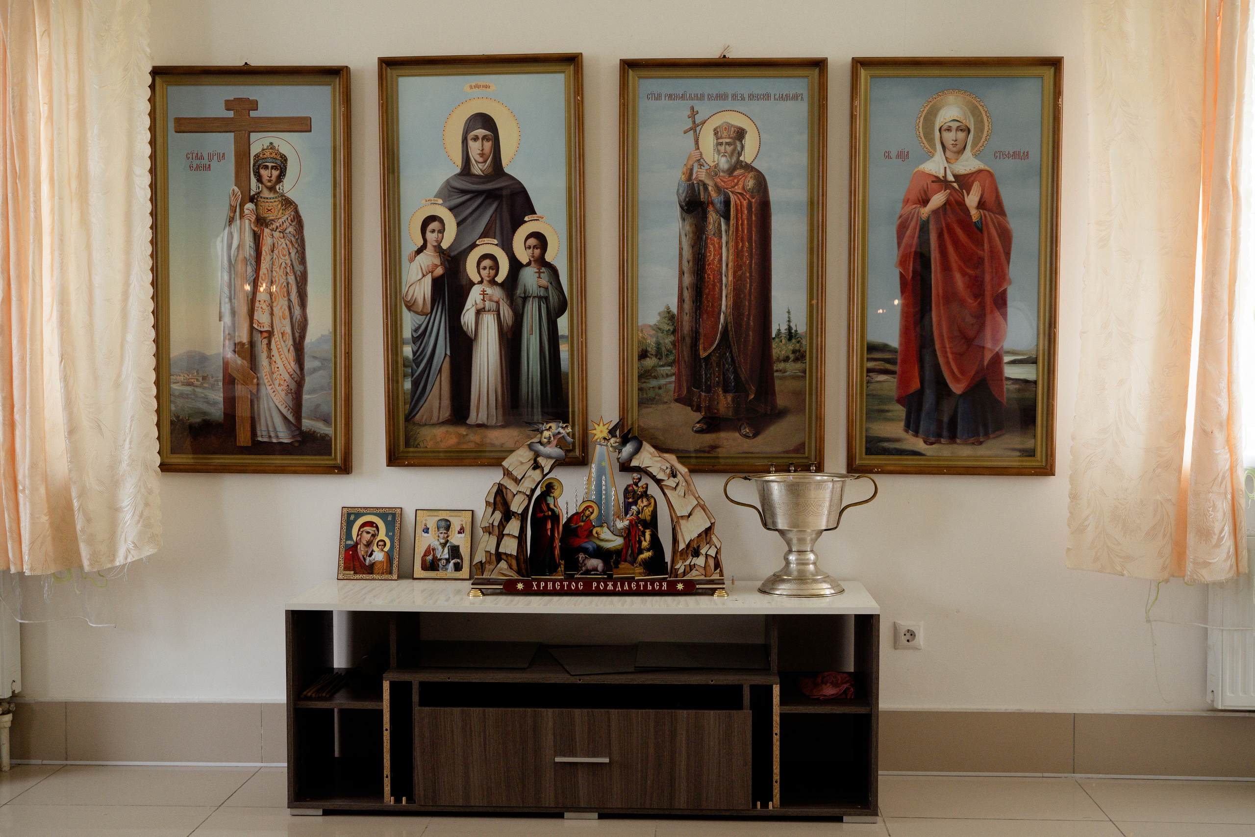 Крещение Матвея в Острове. Свадебный и семейный фотограф в Пскове и Острове Света Суворова