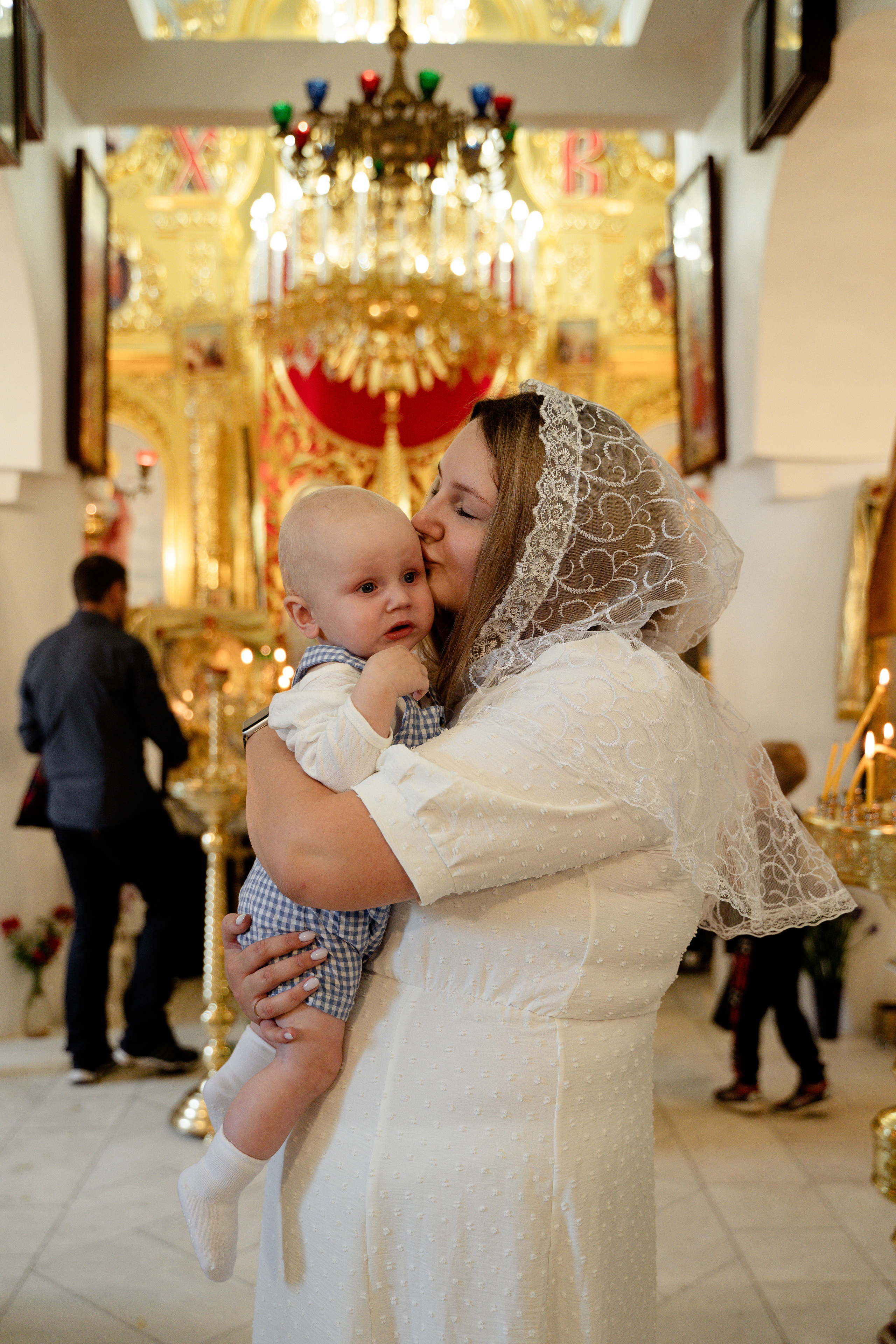 Крещение Матвея в Острове. Свадебный и семейный фотограф в Пскове и Острове Света Суворова