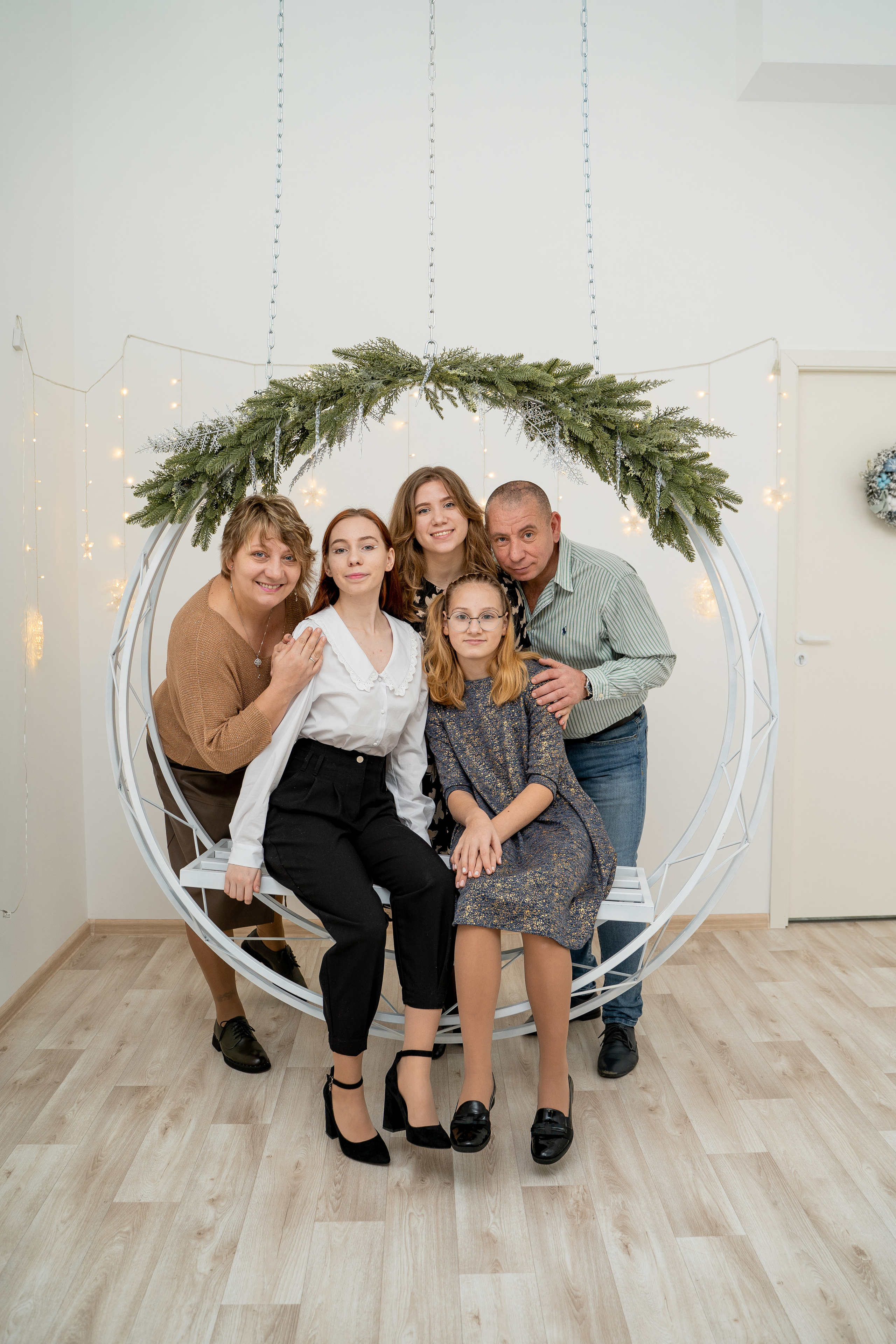 Семейная новогодняя фотосессия. Свадебный и семейный фотограф в Пскове и Острове Света Суворова