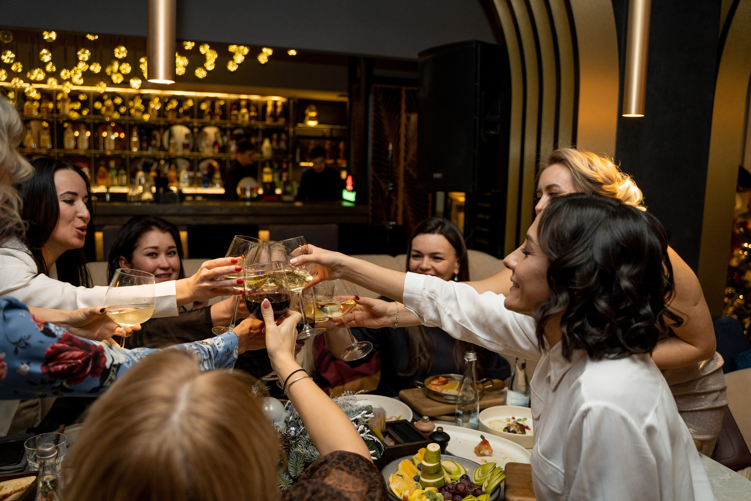 ДР Ирины ресторан LULU. Свадебный и семейный фотограф в Пскове и Острове Света Суворова