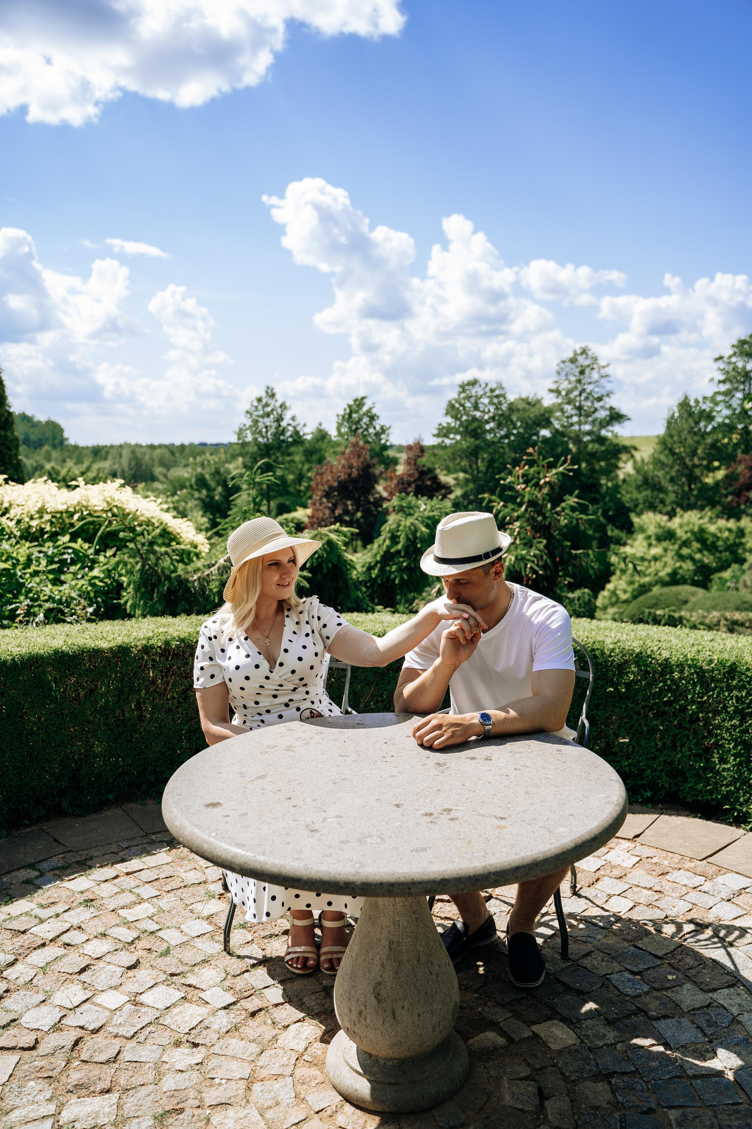 Саша и Яна в Усадьбе Ореховно. Свадебный и семейный фотограф в Пскове и Острове Света Суворова
