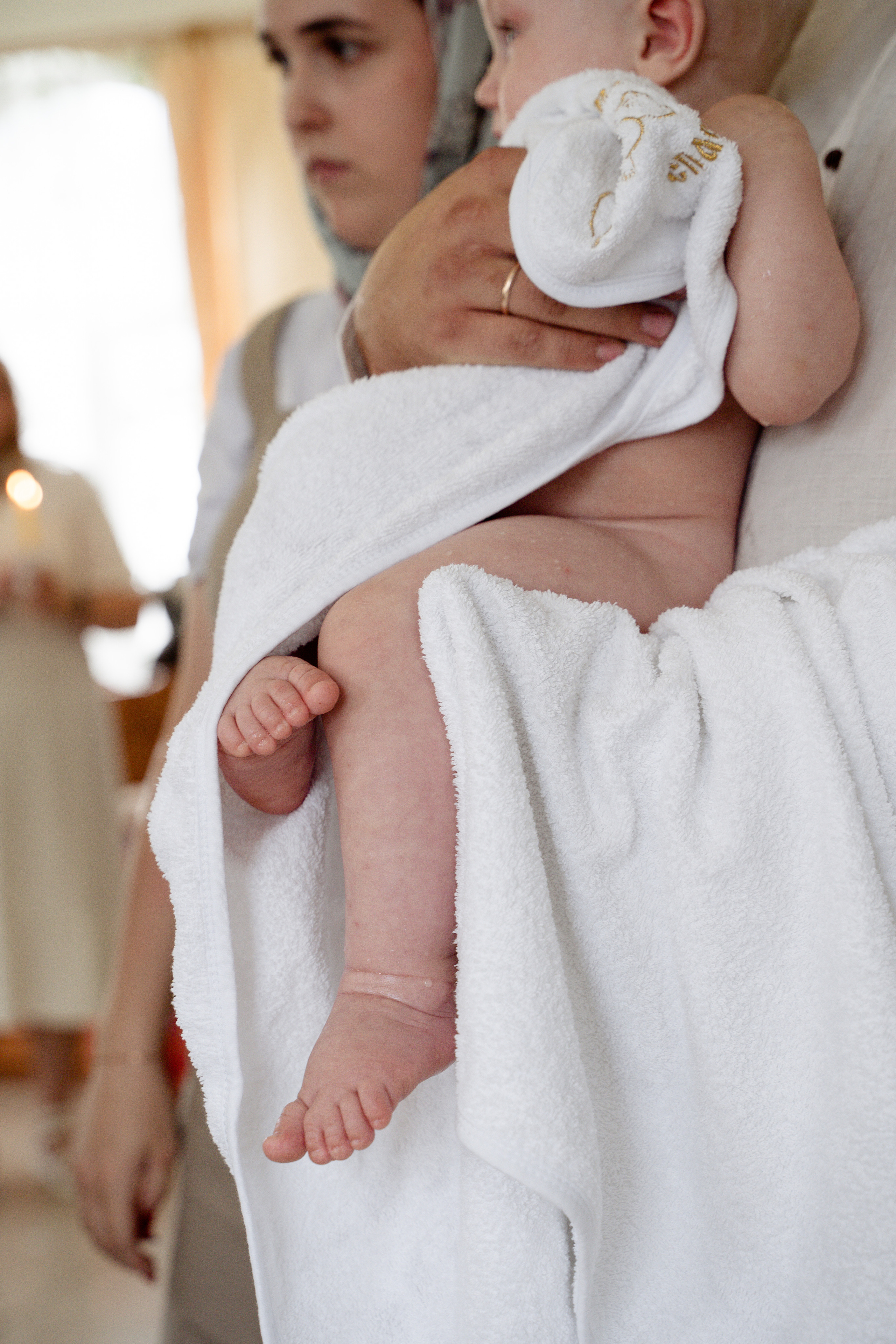 Крещение Матвея в Острове. Свадебный и семейный фотограф в Пскове и Острове Света Суворова