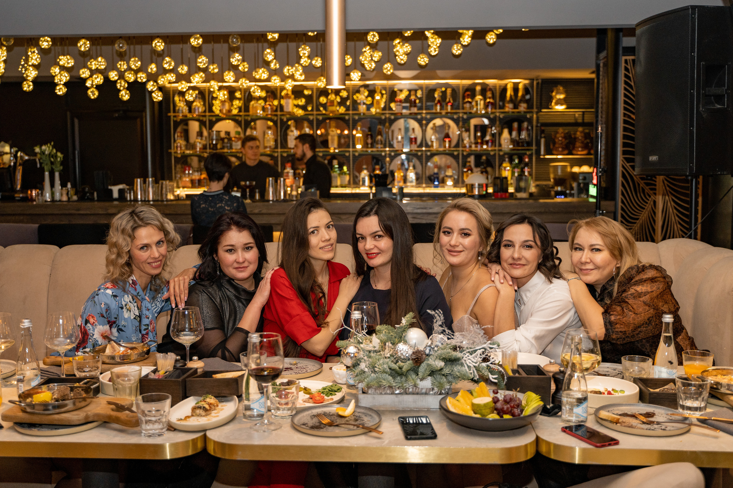 ДР Ирины ресторан LULU. Свадебный и семейный фотограф в Пскове и Острове Света Суворова