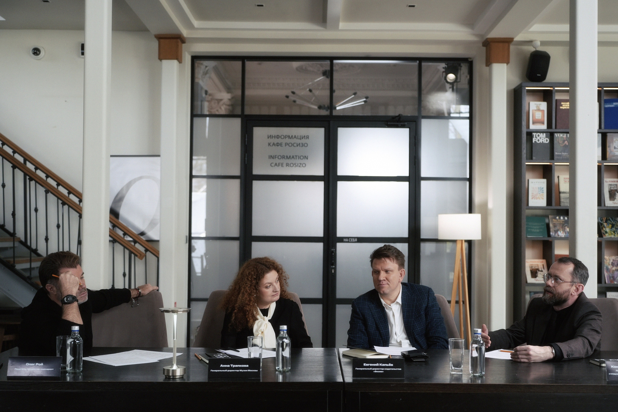 НОВОЕ СЛОВО. ANNA — PHOTOGRAPHER