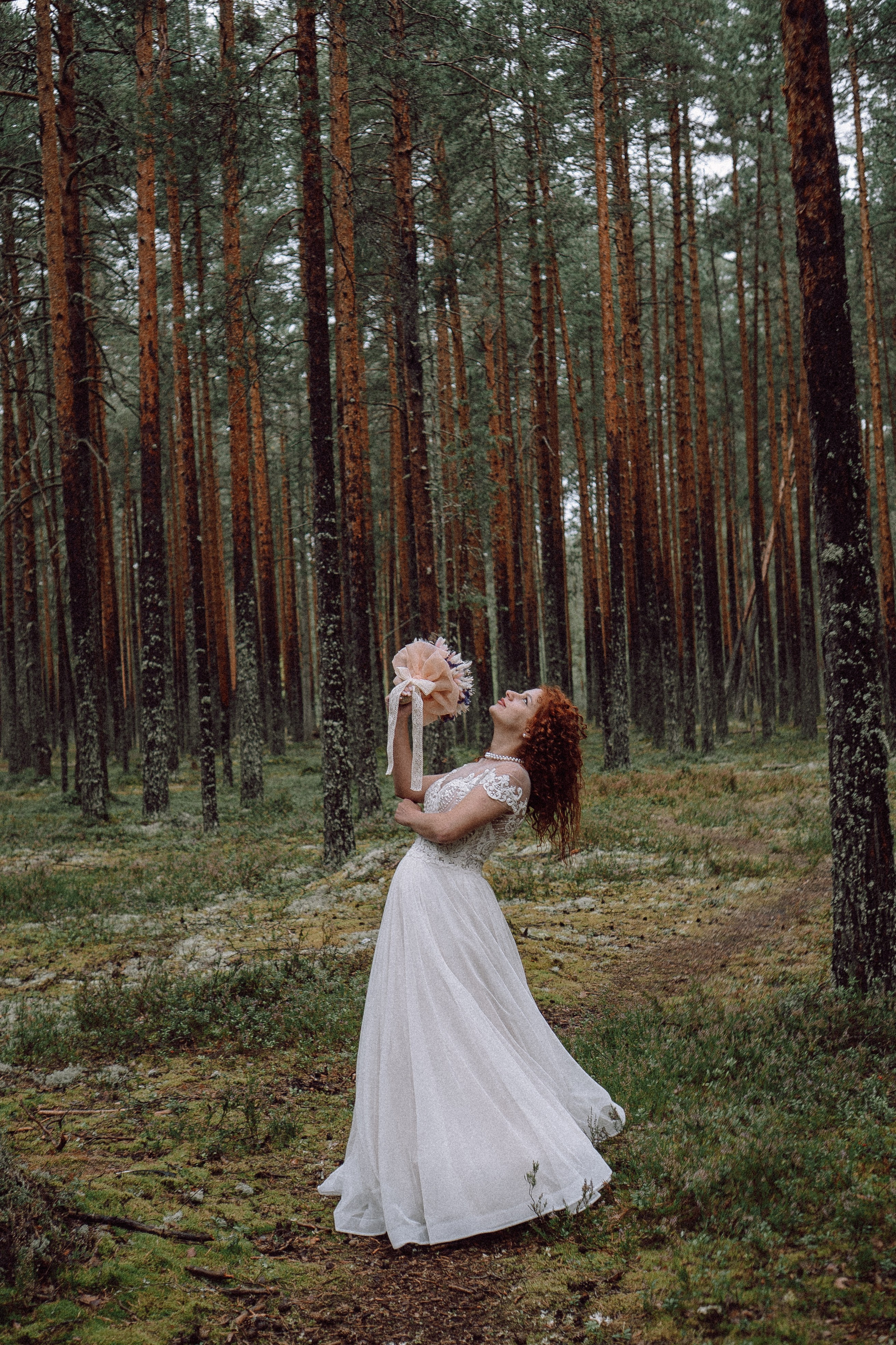 СВАДЕБНАЯ ФОТОСЕССИИЯ ПАРЫ В ГОРОДЕ ПРИОЗЕРСК В СОСНОВОМ ЛЕСУ И С ПИКАПОМ. Профессиональный фотограф, Санкт-Петербург — Виктория Богомолова
