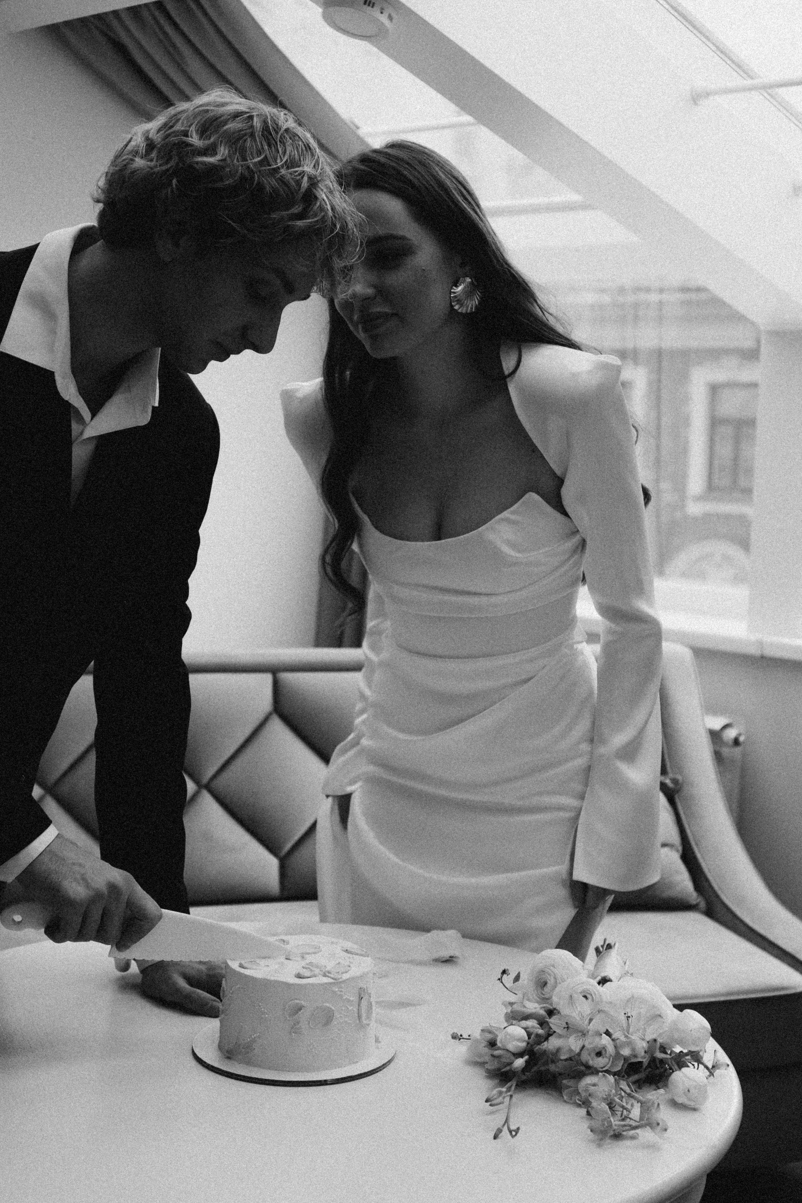 СВАДЕБНАЯ СЬЕМКА В ОТЕЛЕ. СБОРЫ ЖЕНИХА И НЕВЕСТЫ И ТАКЖЕ ТОР И ПОДГОТОВКА К ПРОГУЛКЕ. Профессиональный фотограф, Санкт-Петербург — Виктория Богомолова