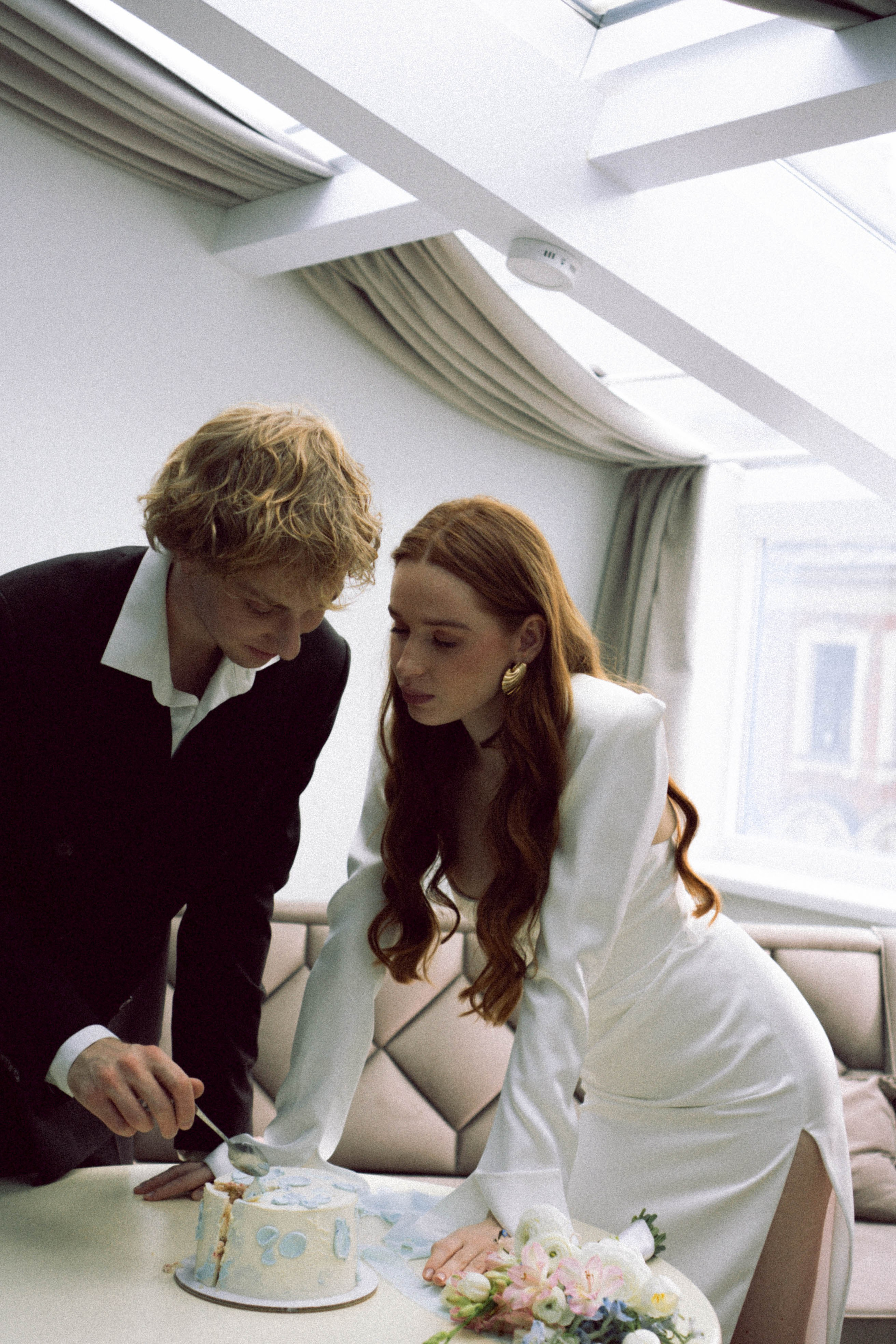 СВАДЕБНАЯ СЬЕМКА В ОТЕЛЕ. СБОРЫ ЖЕНИХА И НЕВЕСТЫ И ТАКЖЕ ТОР И ПОДГОТОВКА К ПРОГУЛКЕ. Профессиональный фотограф, Санкт-Петербург — Виктория Богомолова