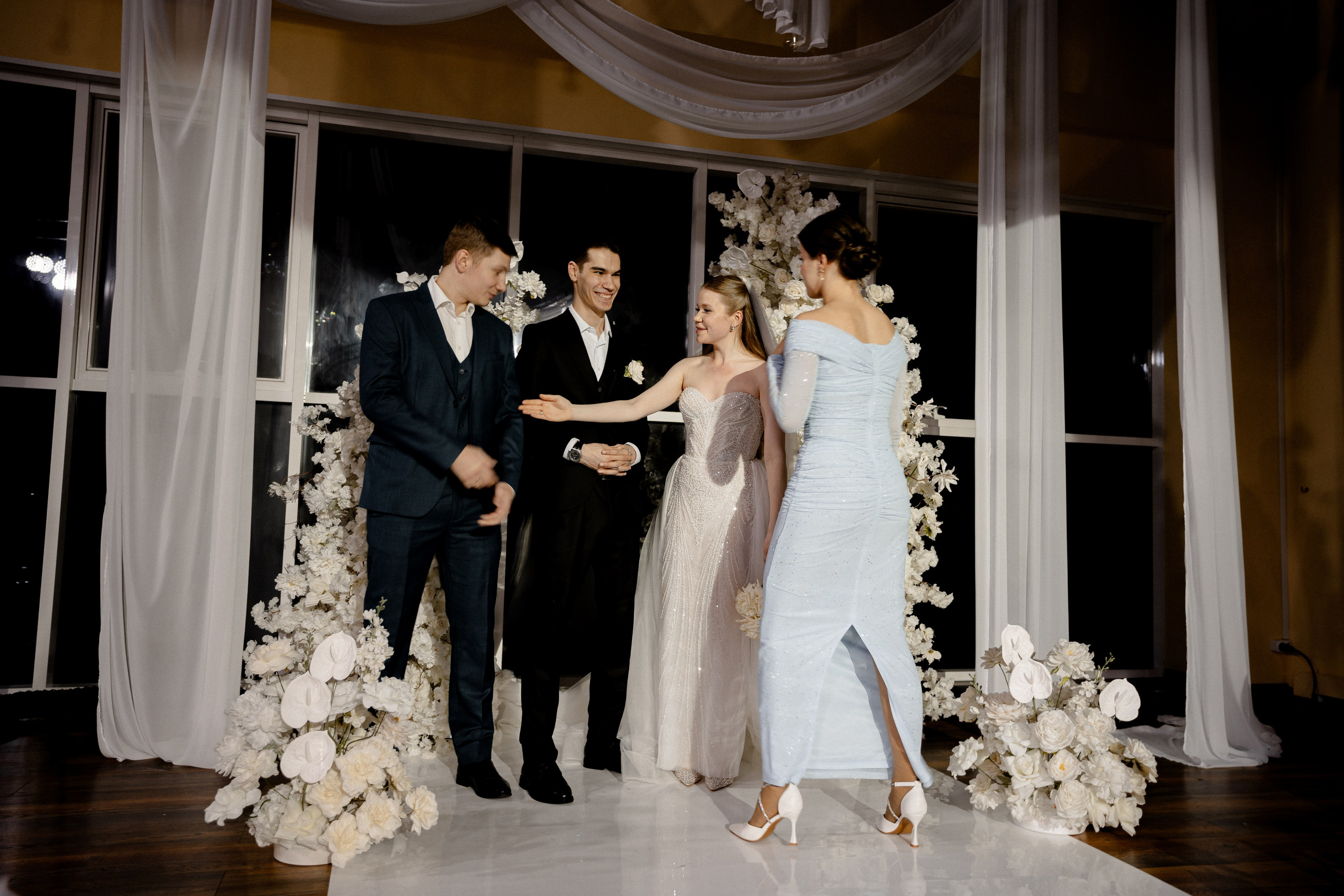 СВАДЕБНАЯ СЬЕМКА СБОРОВ В ОТЕЛЕ И ВЫЕЗД НА ЦЕРЕМОНИЮ (СНЯТО В СИБИРЕ В НИЖНЕВАРТОВСКЕ). Профессиональный фотограф, Санкт-Петербург — Виктория Богомолова