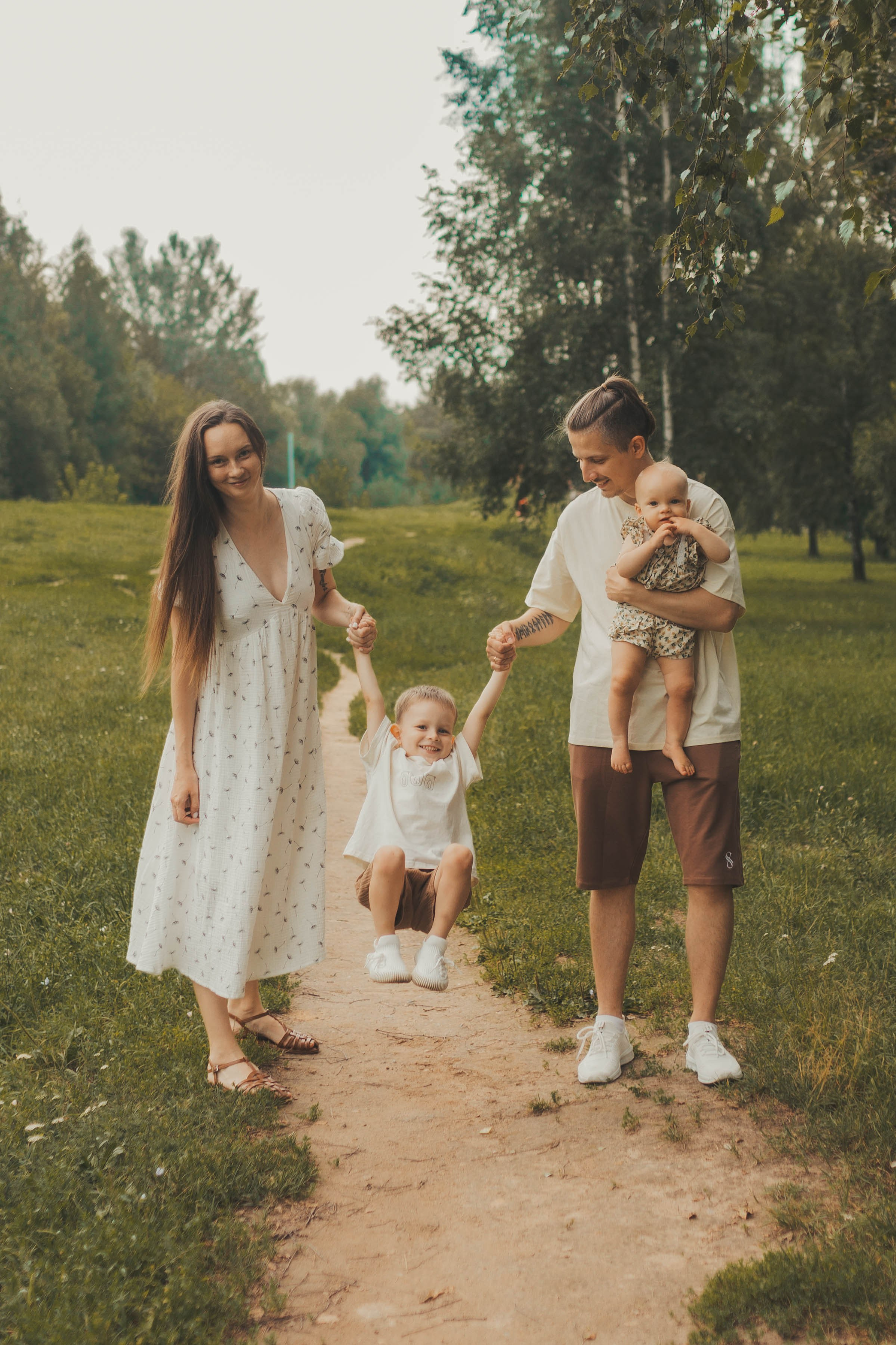 Лена с семьей. Семейный фотограф Алина Демидова. Королев