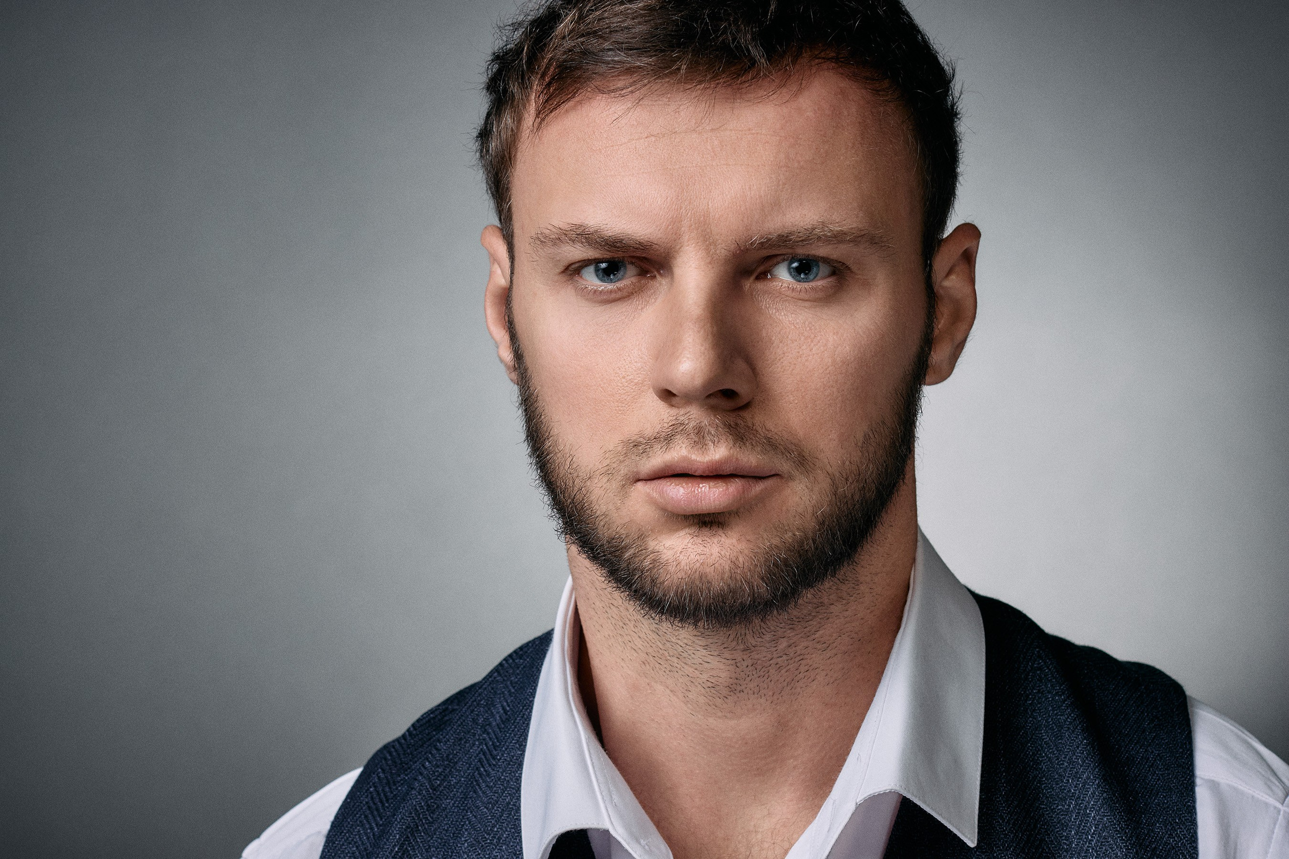 Мужской портрет. Игорь. Фотосессия в Efimov Studio. Портретный фотограф во Владивостоке Сергей Ефимов. #СергейЕфимовФото