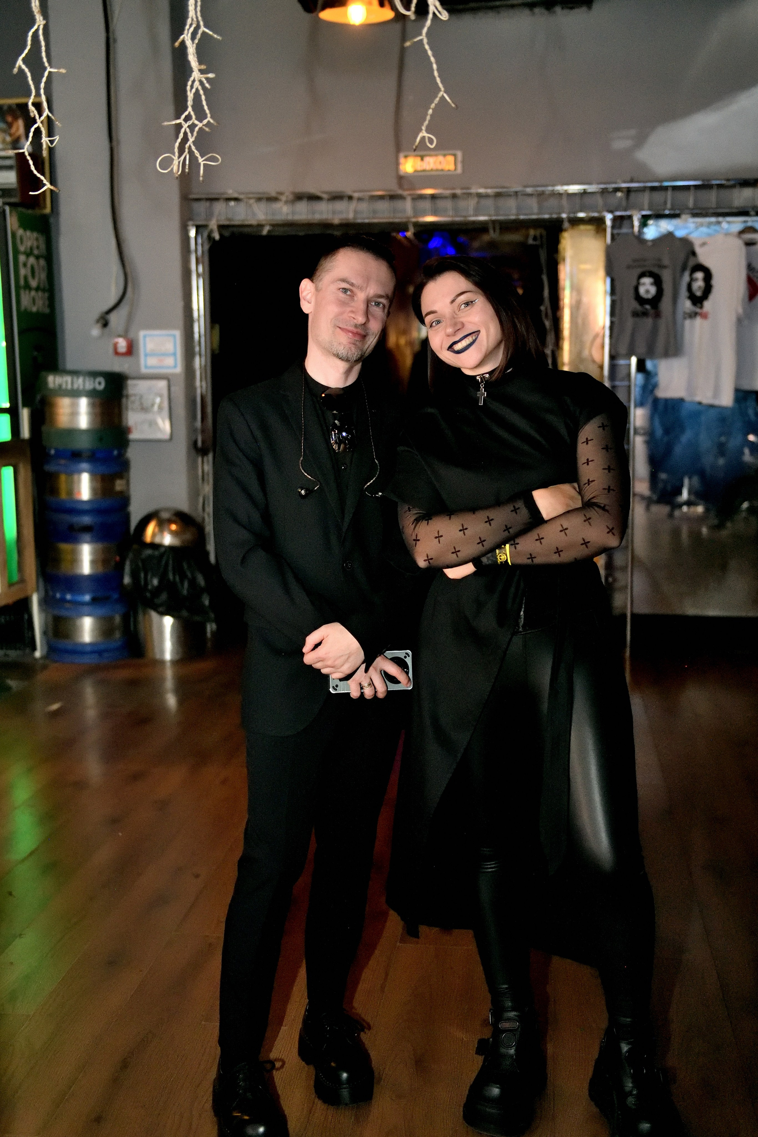 "Клавишник и менеджер команды "Fatal Aim" на музыкальном фестивале".