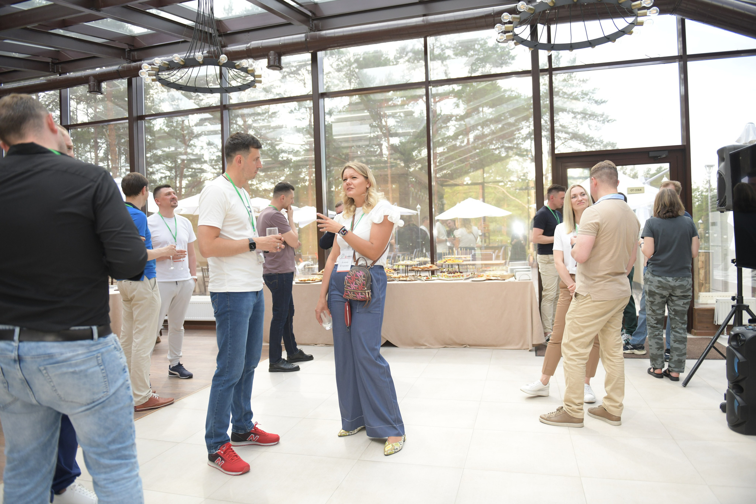 "Выездные мероприятия для крупных корпораций".