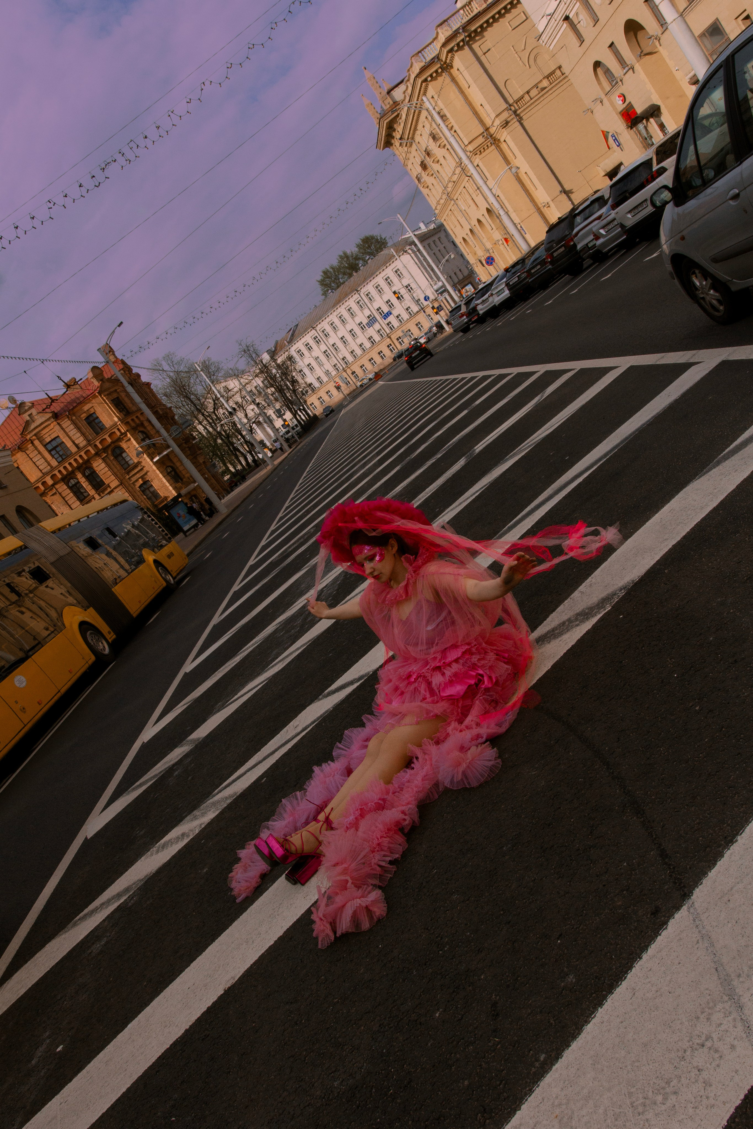 Яркая медуза врывается в май