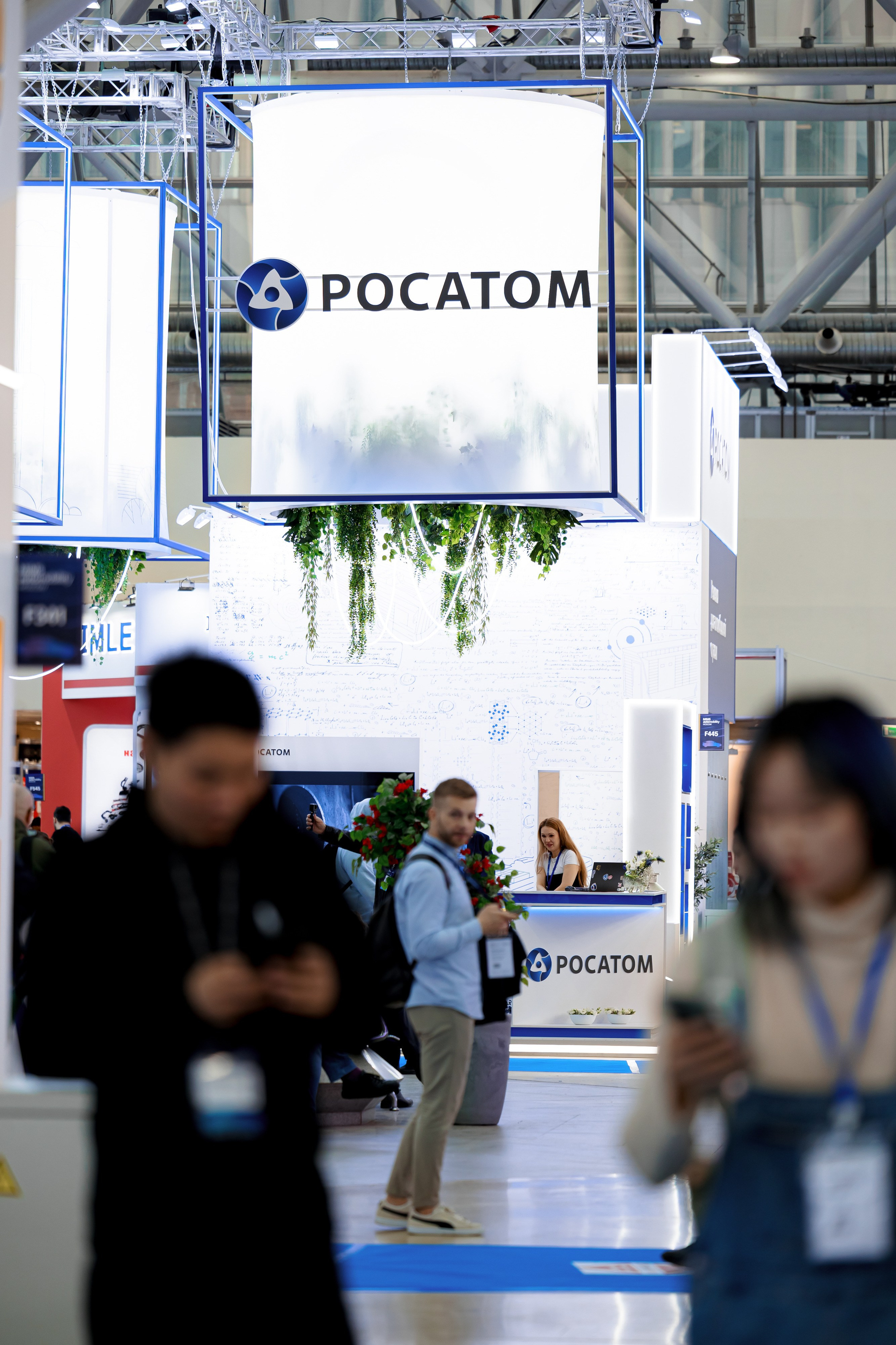 Выставочная фотосъемка компании «Росатом» mims automobility moscow 2025. Репортажный фотограф Семён Борисов | Москва