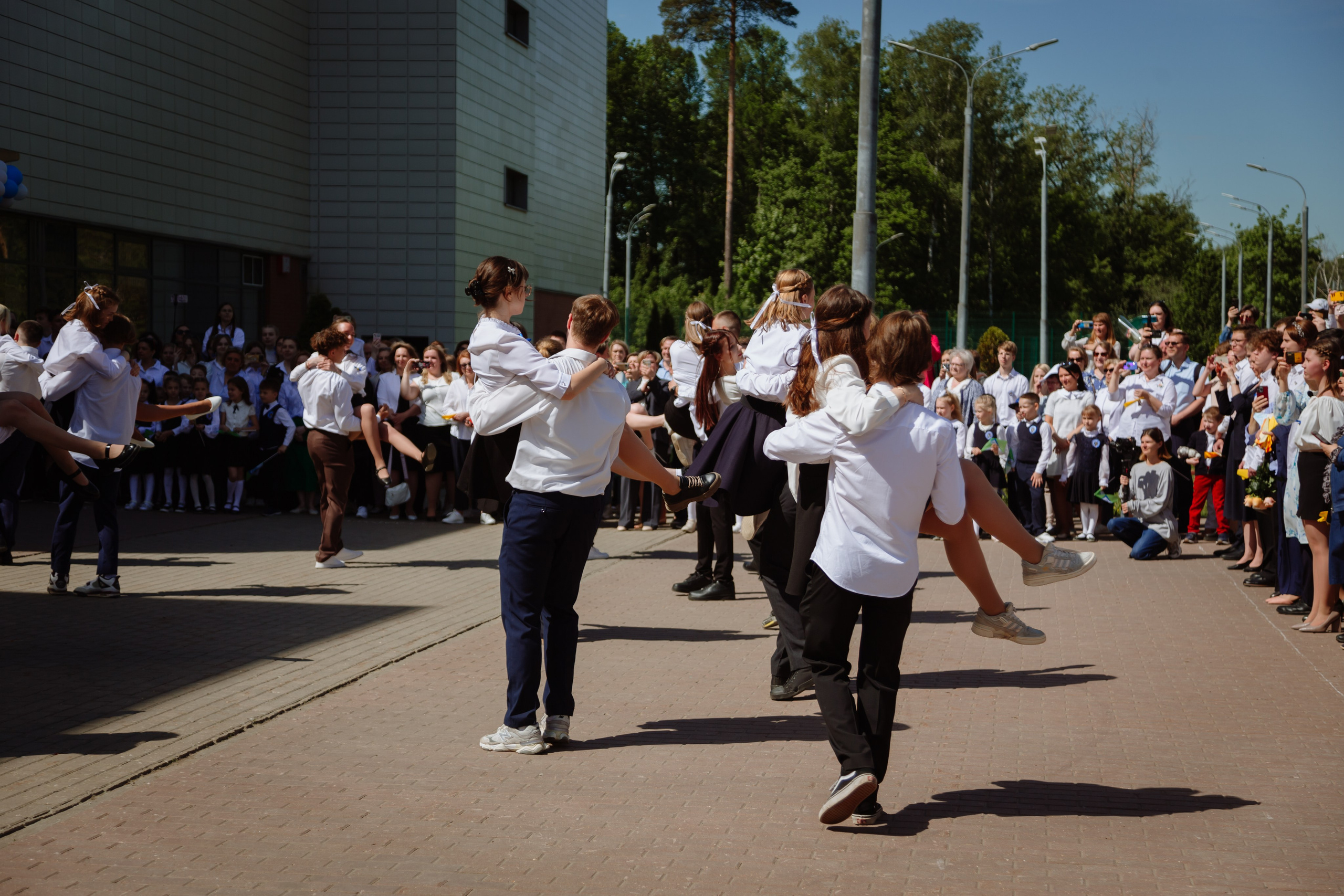 Последний звонок 2024 (2 часа фотосъемки). Профессиональный фотограф Надежда Антонова