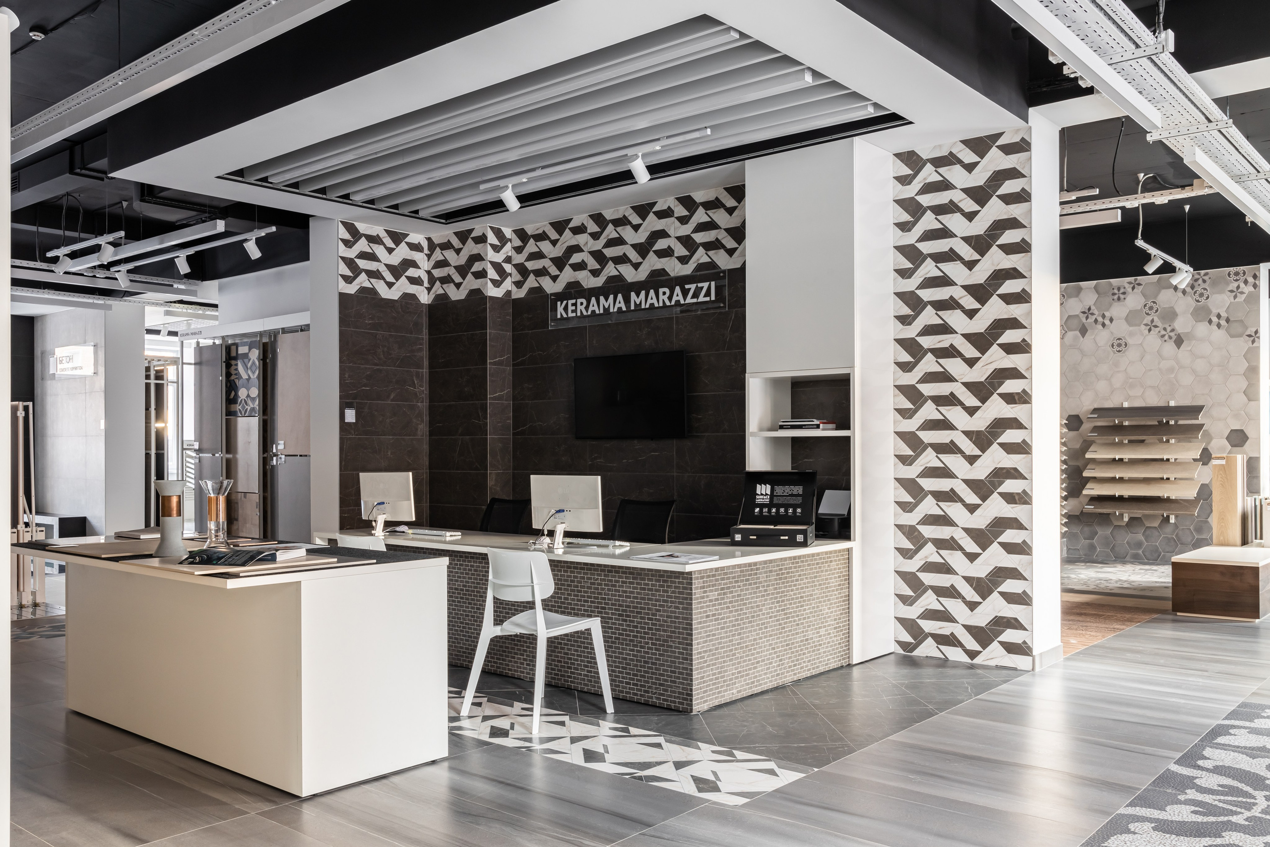 Флагманский магазин KERAMA MARAZZI, г. Киров. Дизайнер\стилист Анна Исупова. Иван Благушин. Интерьерный и архитектурный фотограф в Москве и Санкт-Петербурге