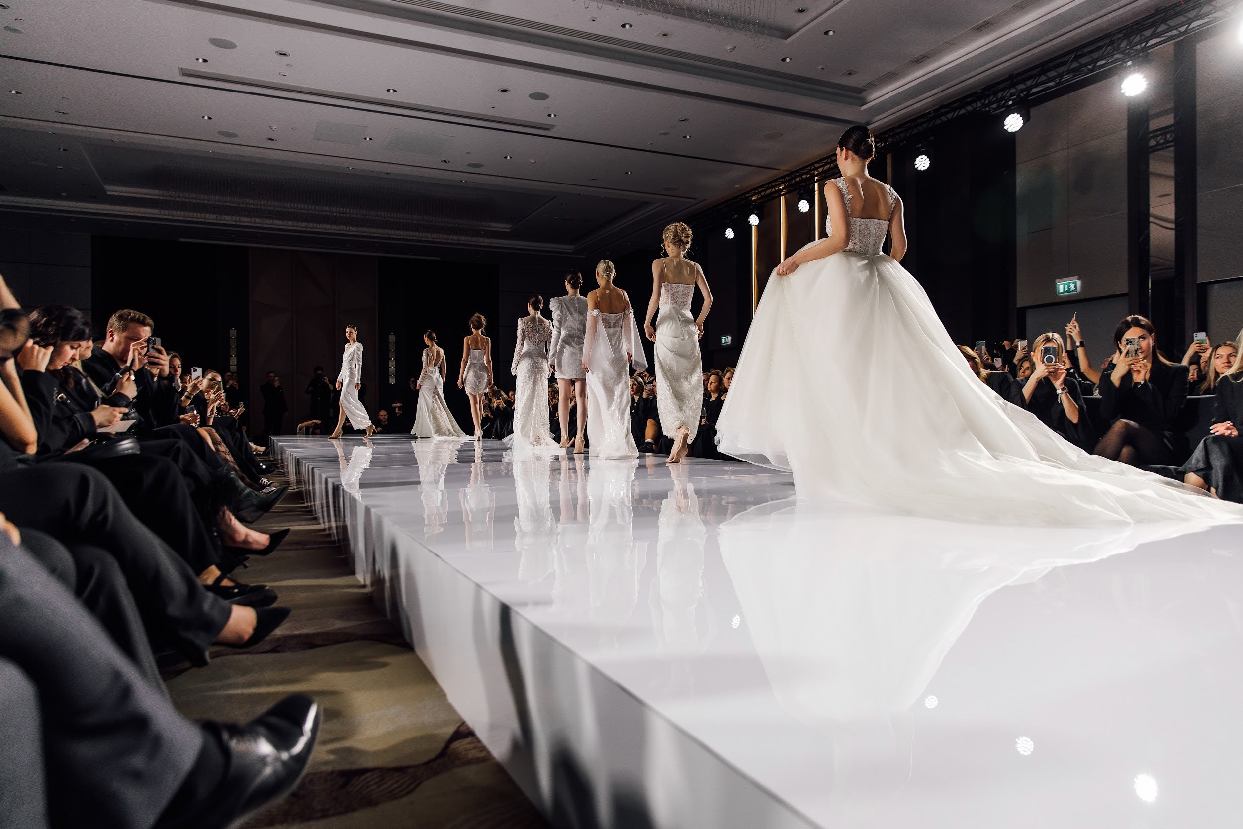 VISION. Любовь Чуляева — свадебный фотограф в Москве и Европе