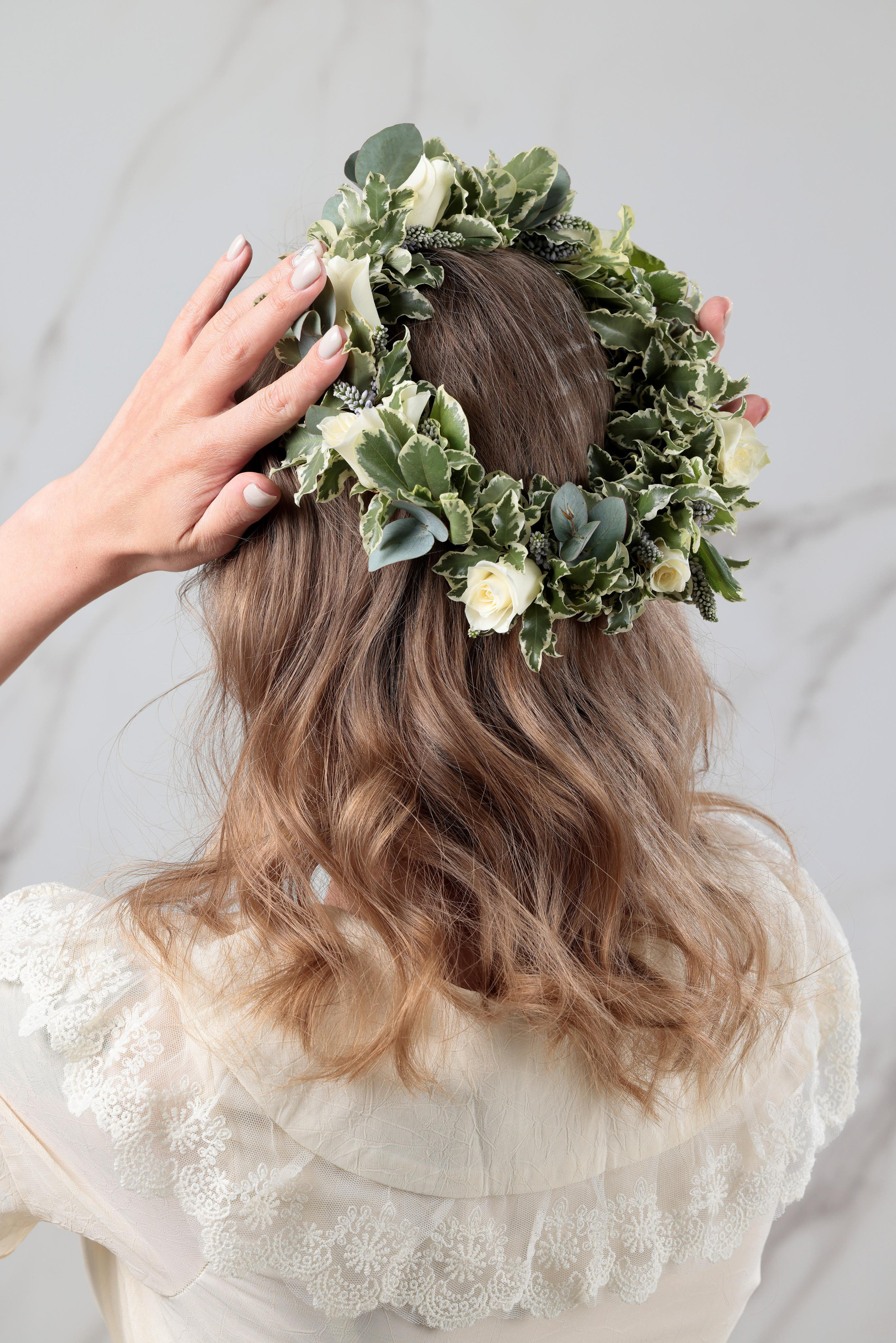 венок на свадьбу. венок из цветов. украшение в волосы. украшение волос.