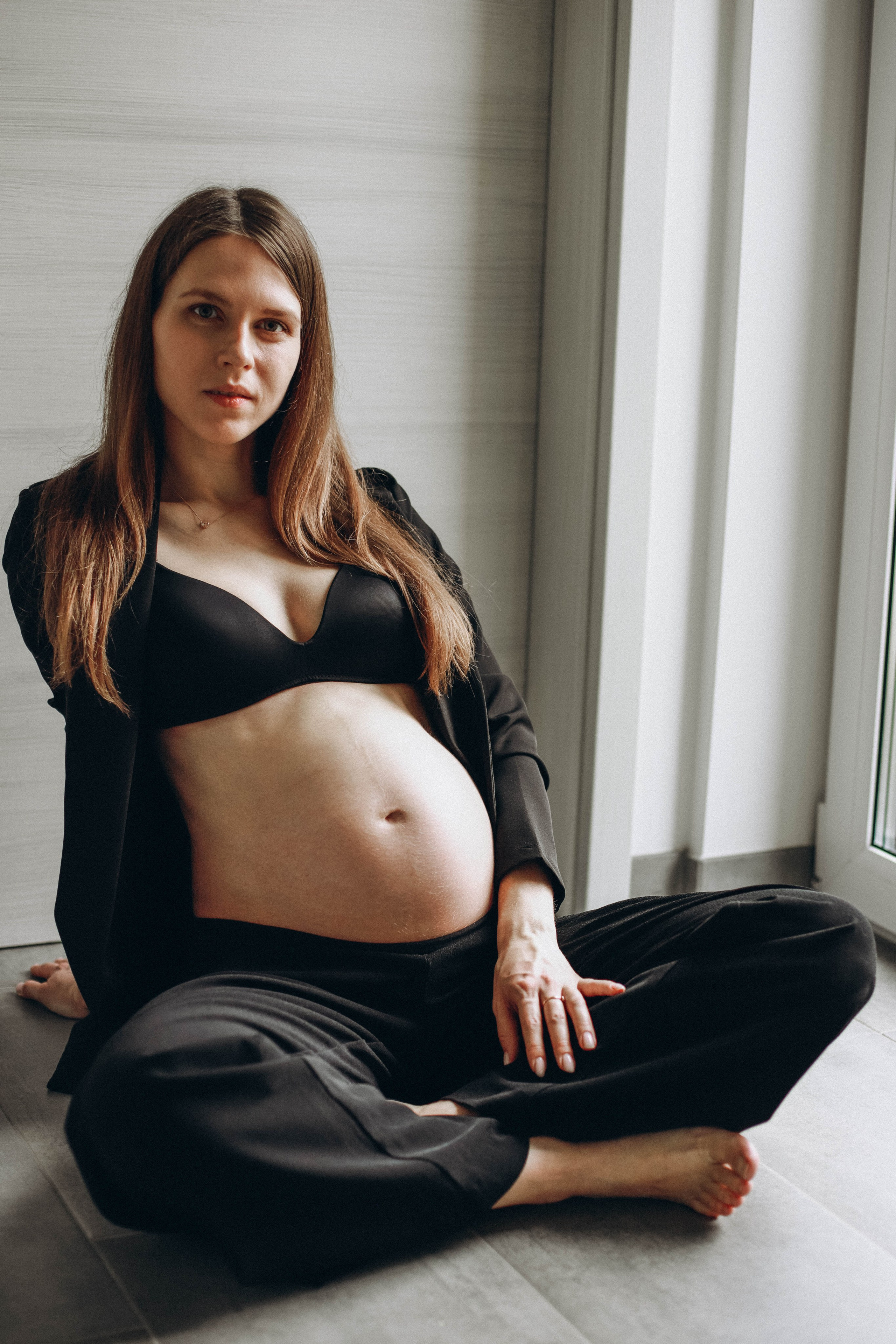 Babybauch-Shooting zu Hause. Fotografin in Erlangen, Nürnberg und Umgebung
