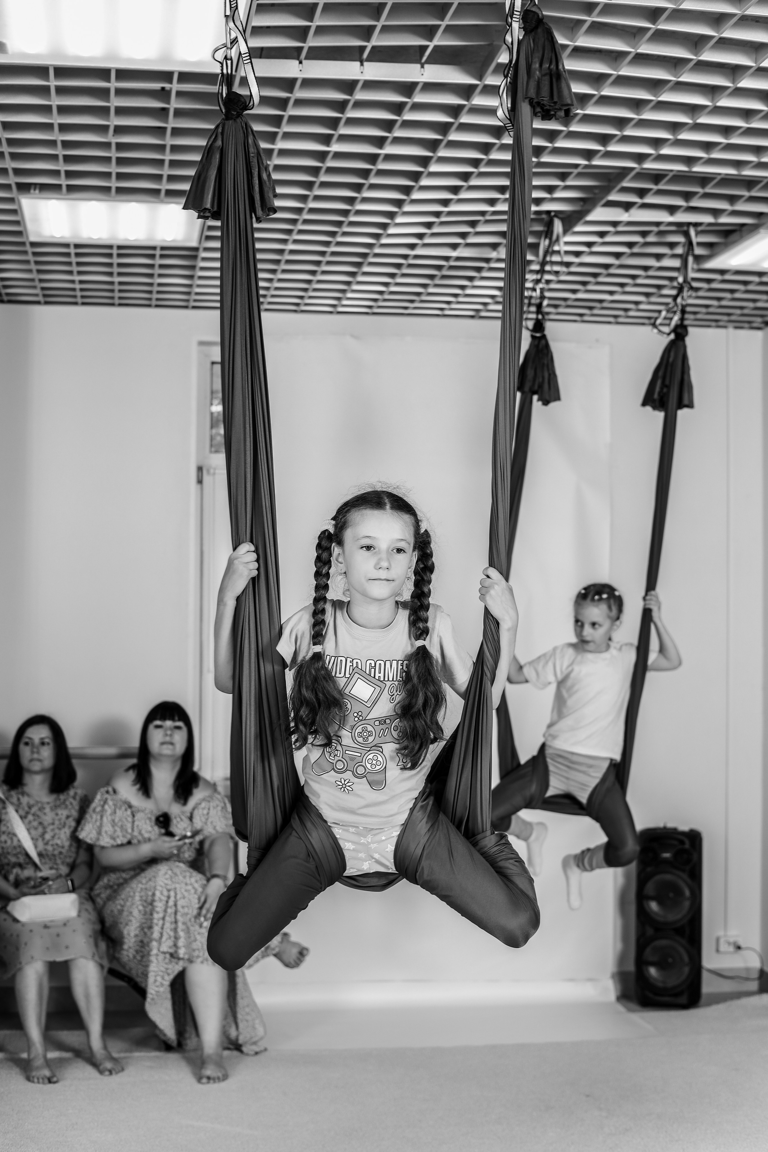 Детская аэройога. Фотограф Надршина Лилия