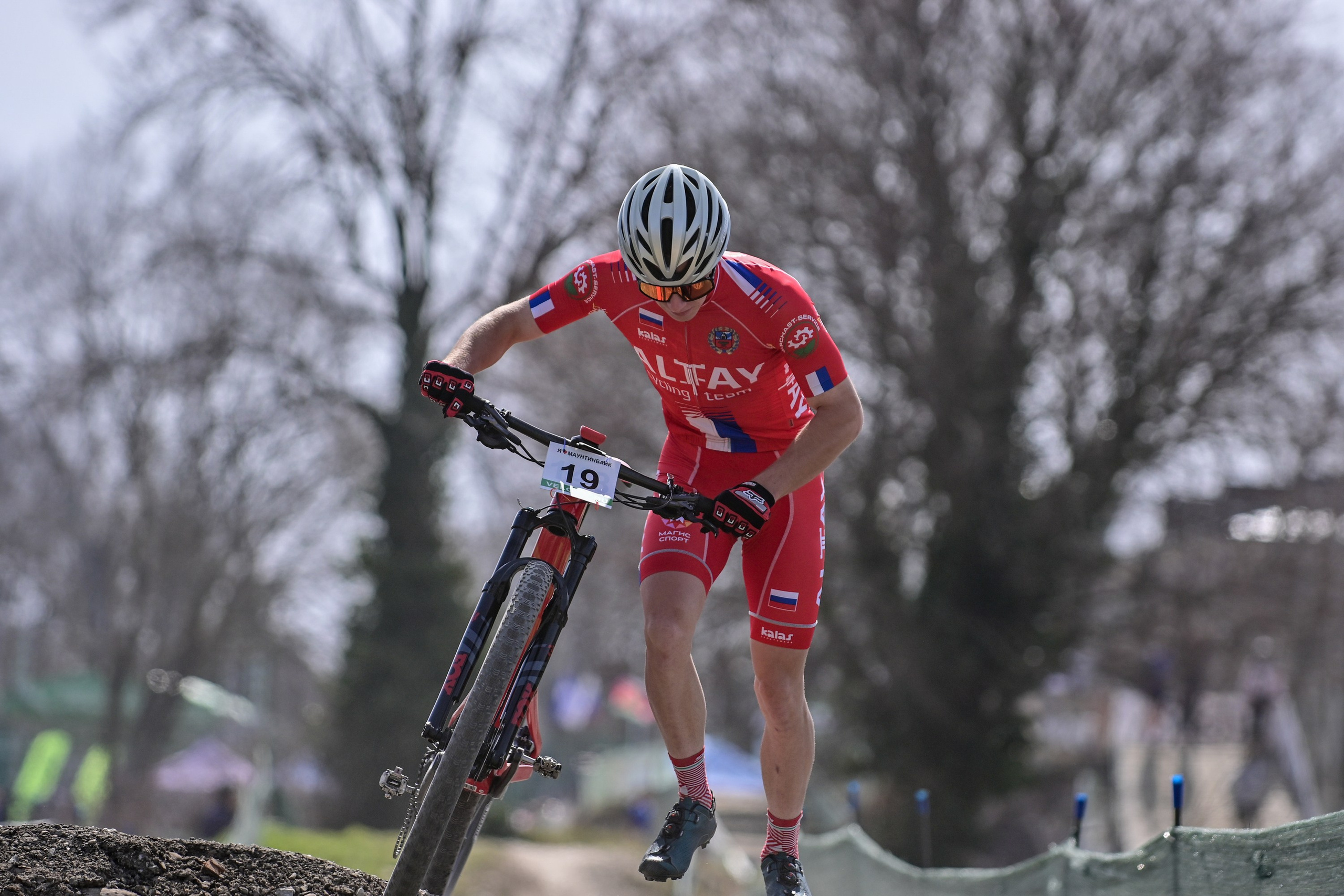 Маунтинбайк, кросс-кантри в Архипо-Осиповке 16 марта 2025. Спортивный фотограф, фотожурналист Павел Ларькин