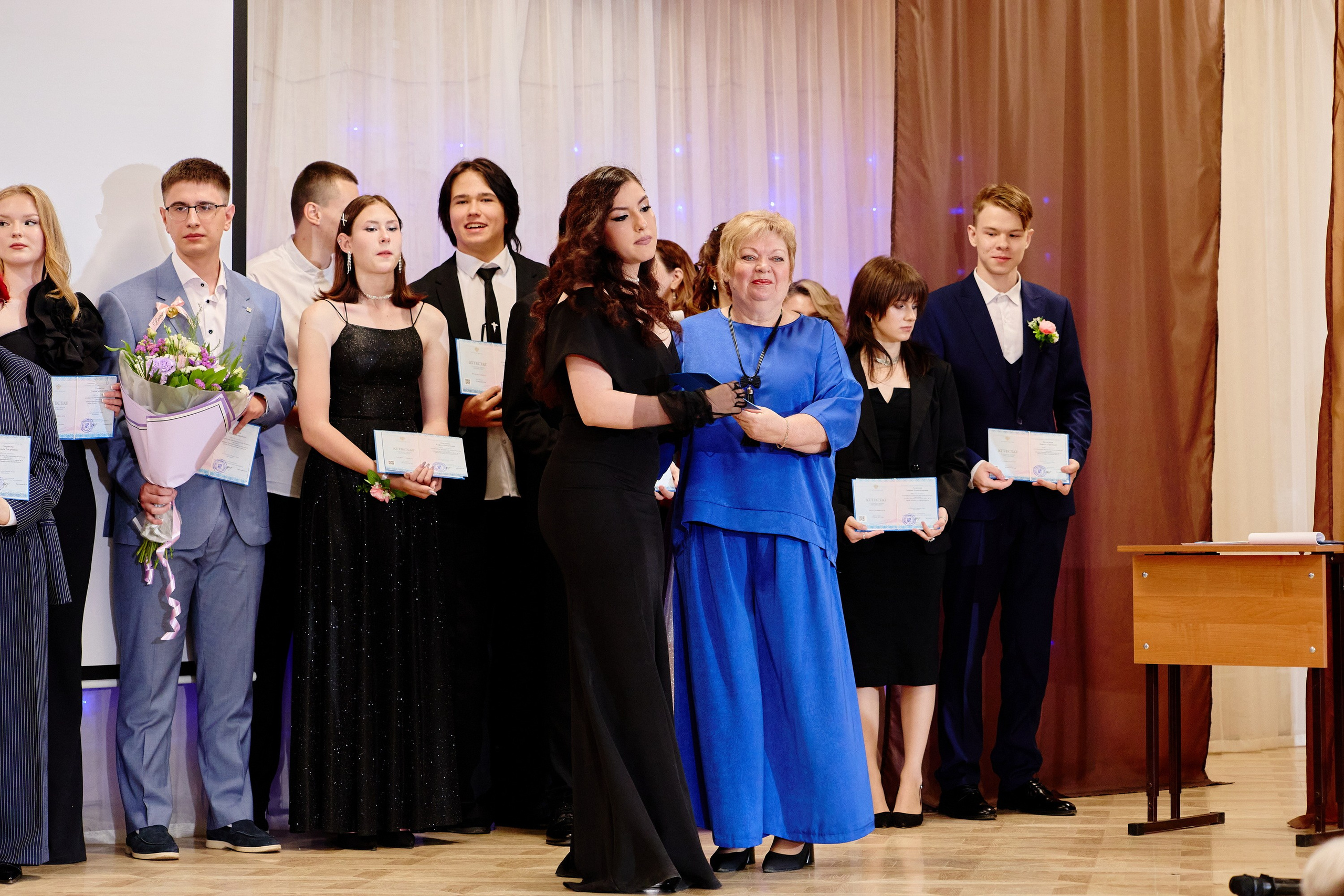 Выпускной 35 Сош. Фотограф Выпускные альбомы Таганрог Сергей Коробченко