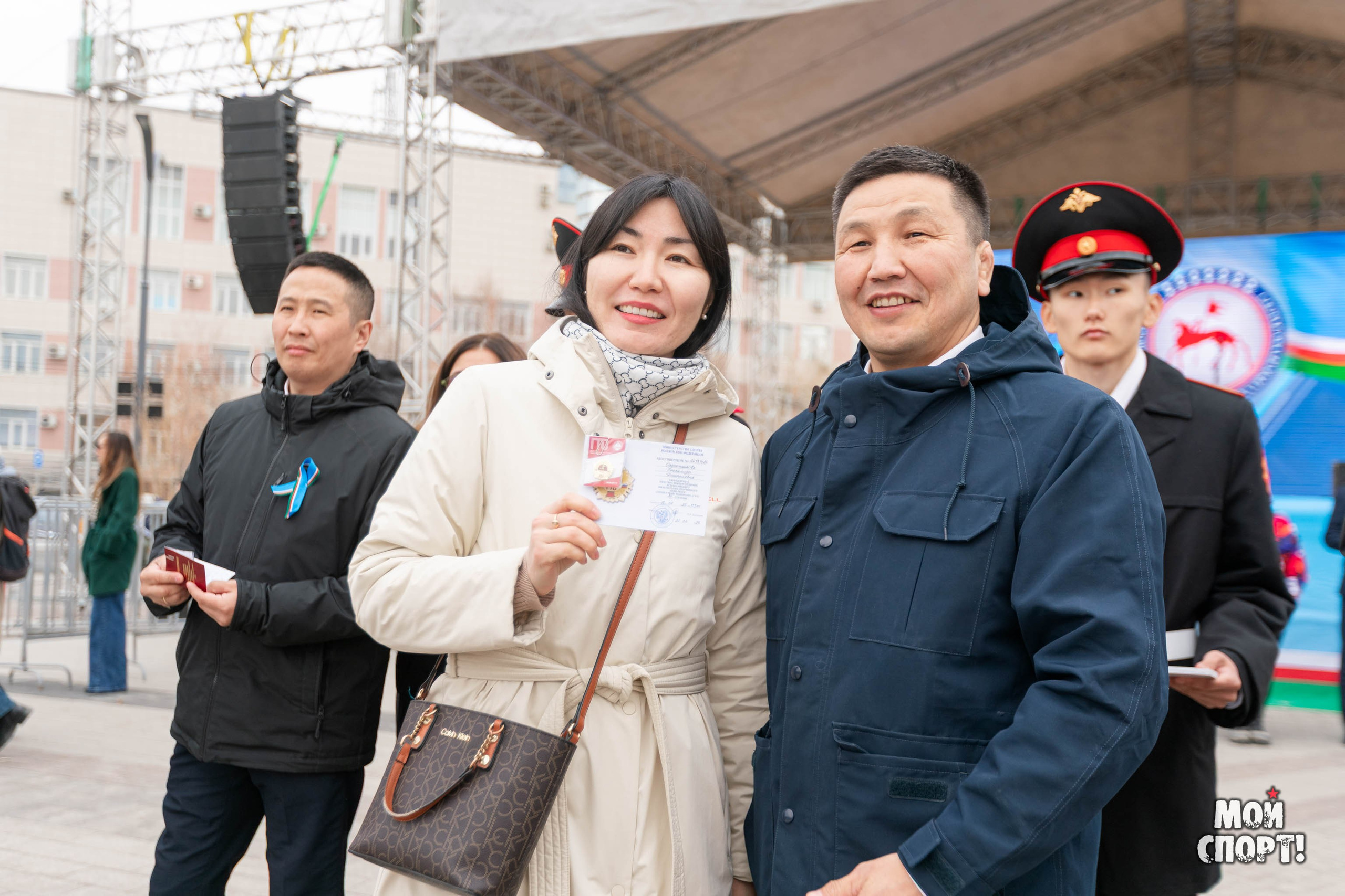Торжественная церемония вручения знаков отличия ВФСК «ГТО» в День Республики Саха (Якутия). Студия «Мой Спорт!» — все о спорте в Якутии