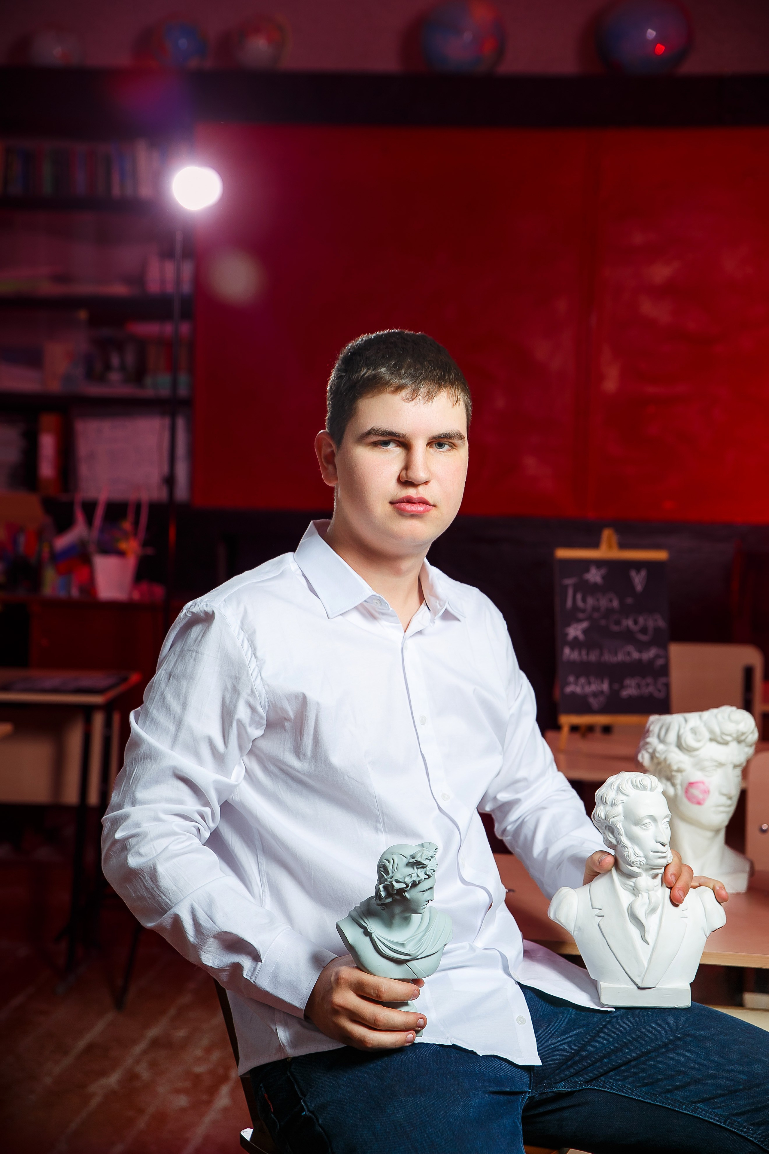 МОДЕРН. Выпускные альбомы в Донецке и ДНР. Фотограф Донецк и ДНР