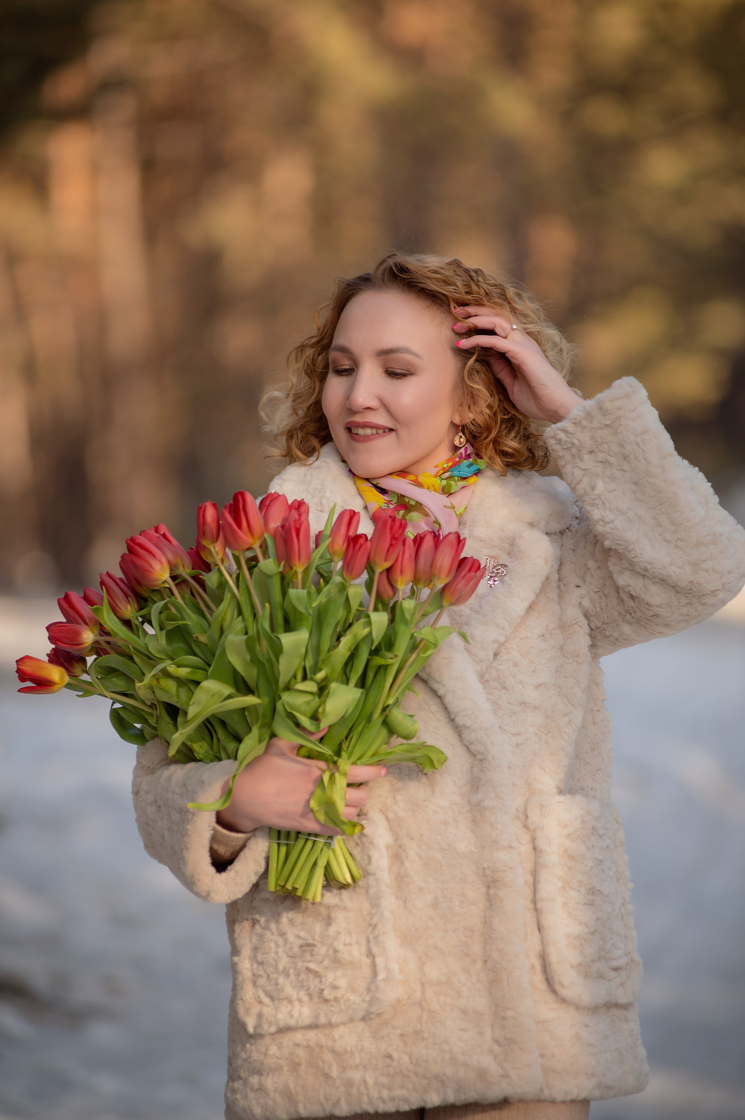 Ира тюльпаны в снегу. Фотограф Виктория Воронина