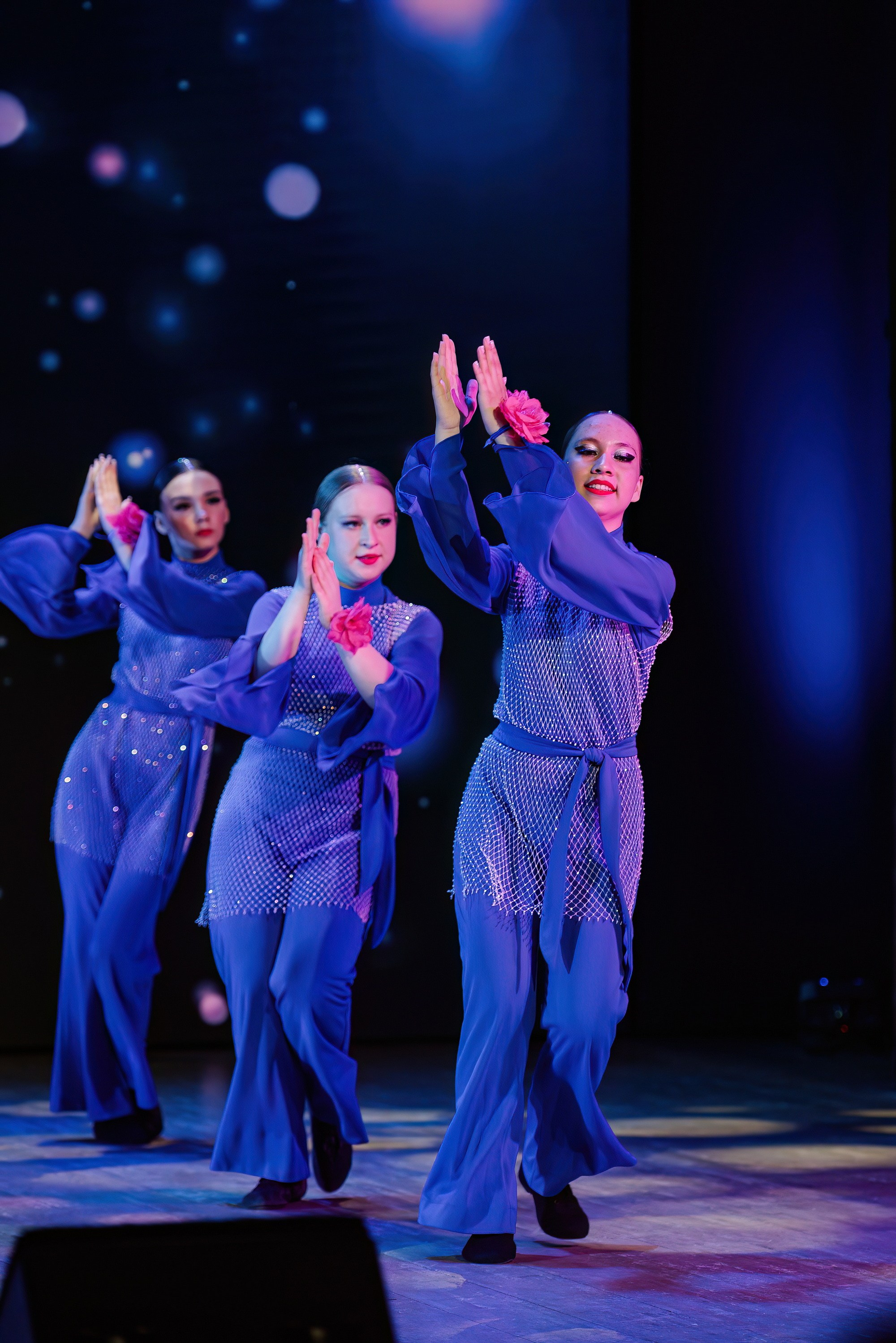 Отчетный концерт Образцового коллектива Алтая театра эстрадной песни «Созвездие». Свадебный и репортажный фотограф Никита Сницарев в Барнауле