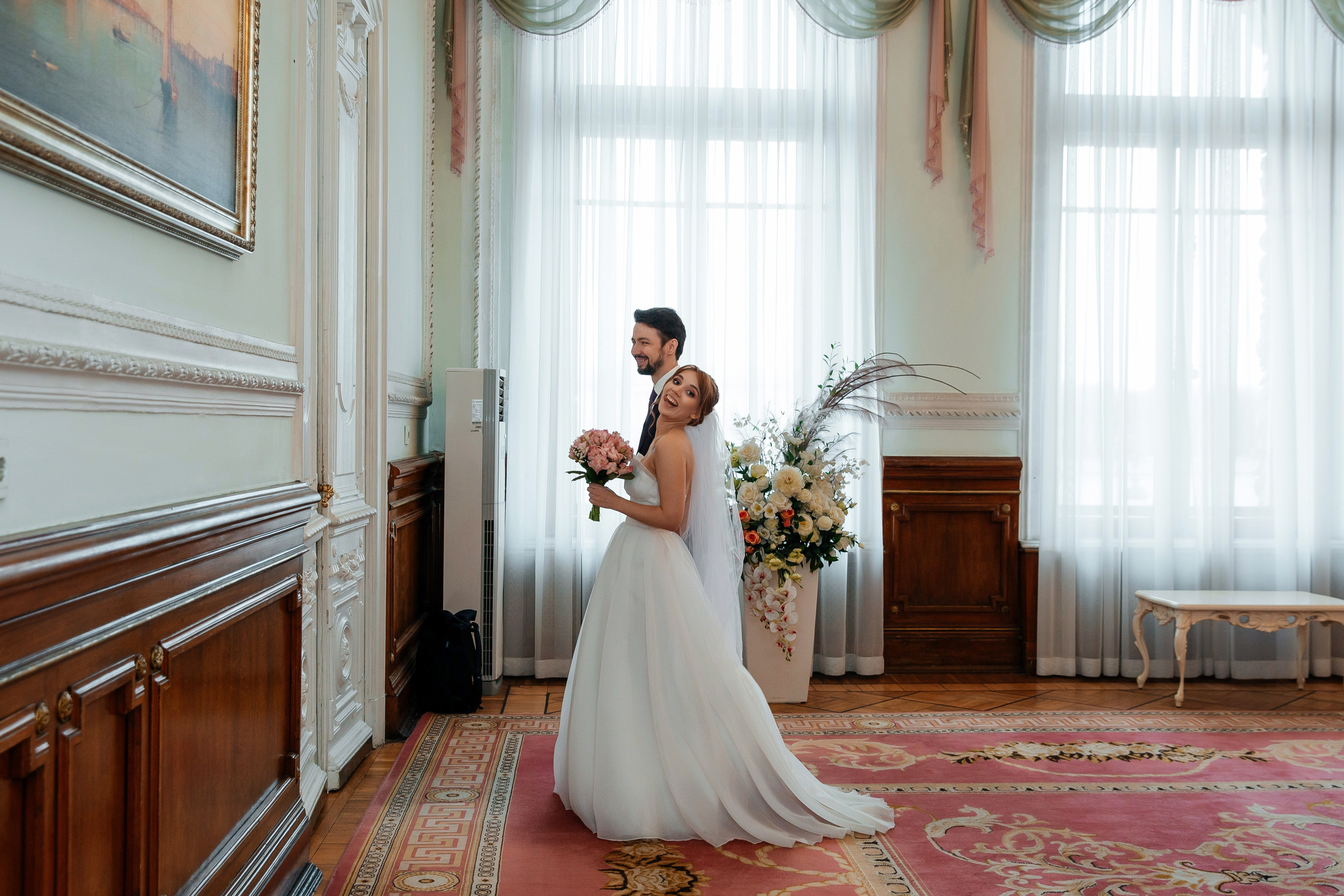 Первый ЗАГС и Фотосессия на Витебском в апреле. Свадебный фотограф в Санкт-Петербурге Вика Стукачева