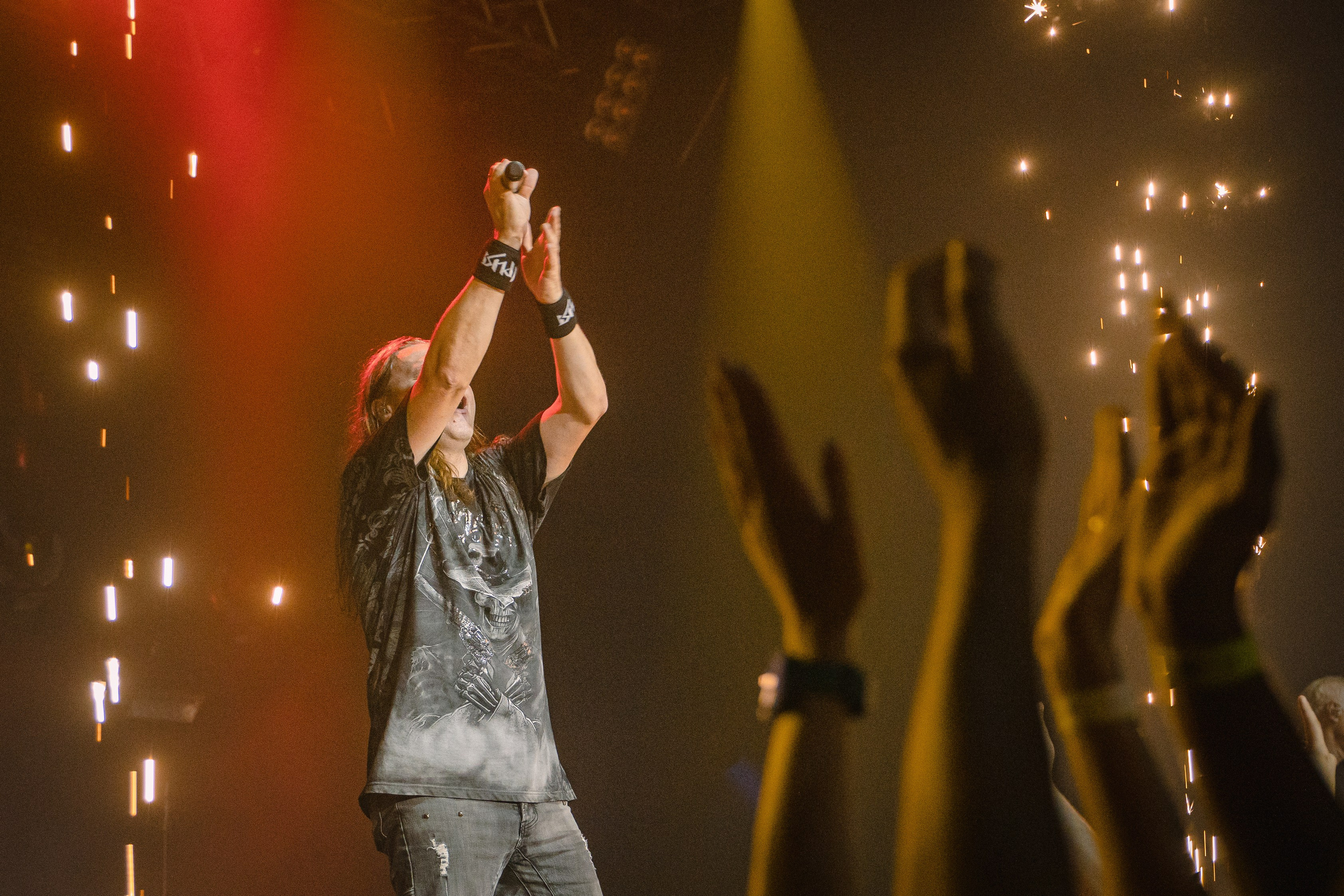 Ария. Фотограф. г. Южно-Сахалинск. Олег Толстов