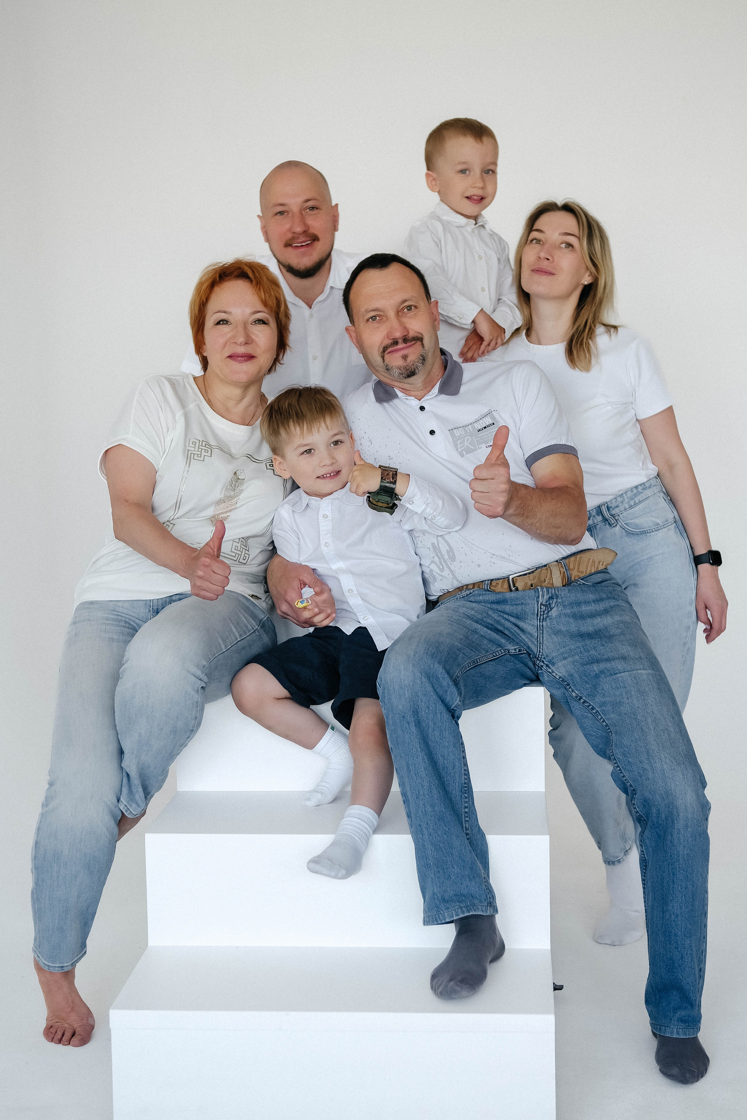 Большая семейная фотосессия из 8 человек. Главная