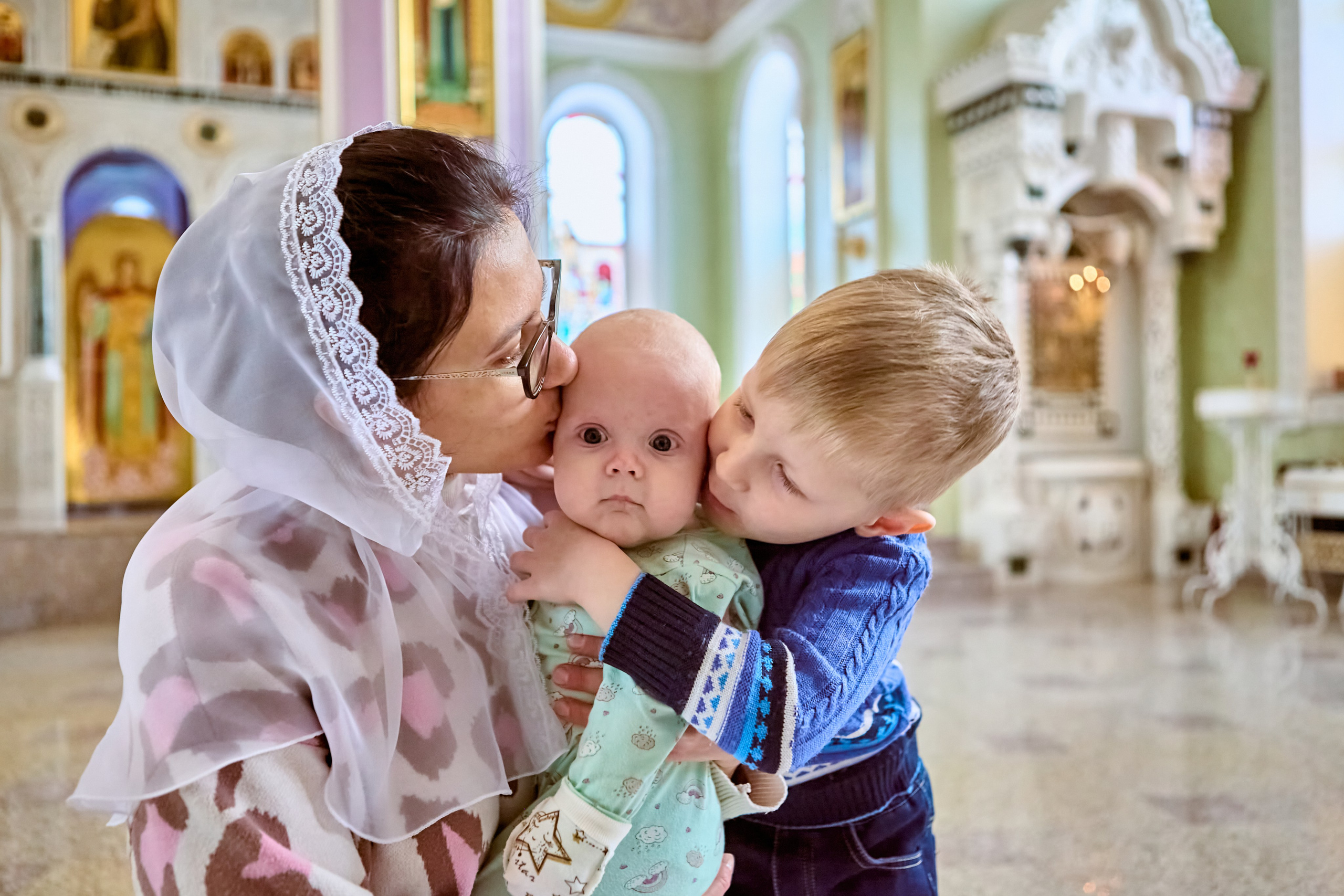 Фотография на крестины — нежность и святость момента, запечатлённые с душой и верой. Фотограф Дзержинск, Фотограф Крещения и Венчания.