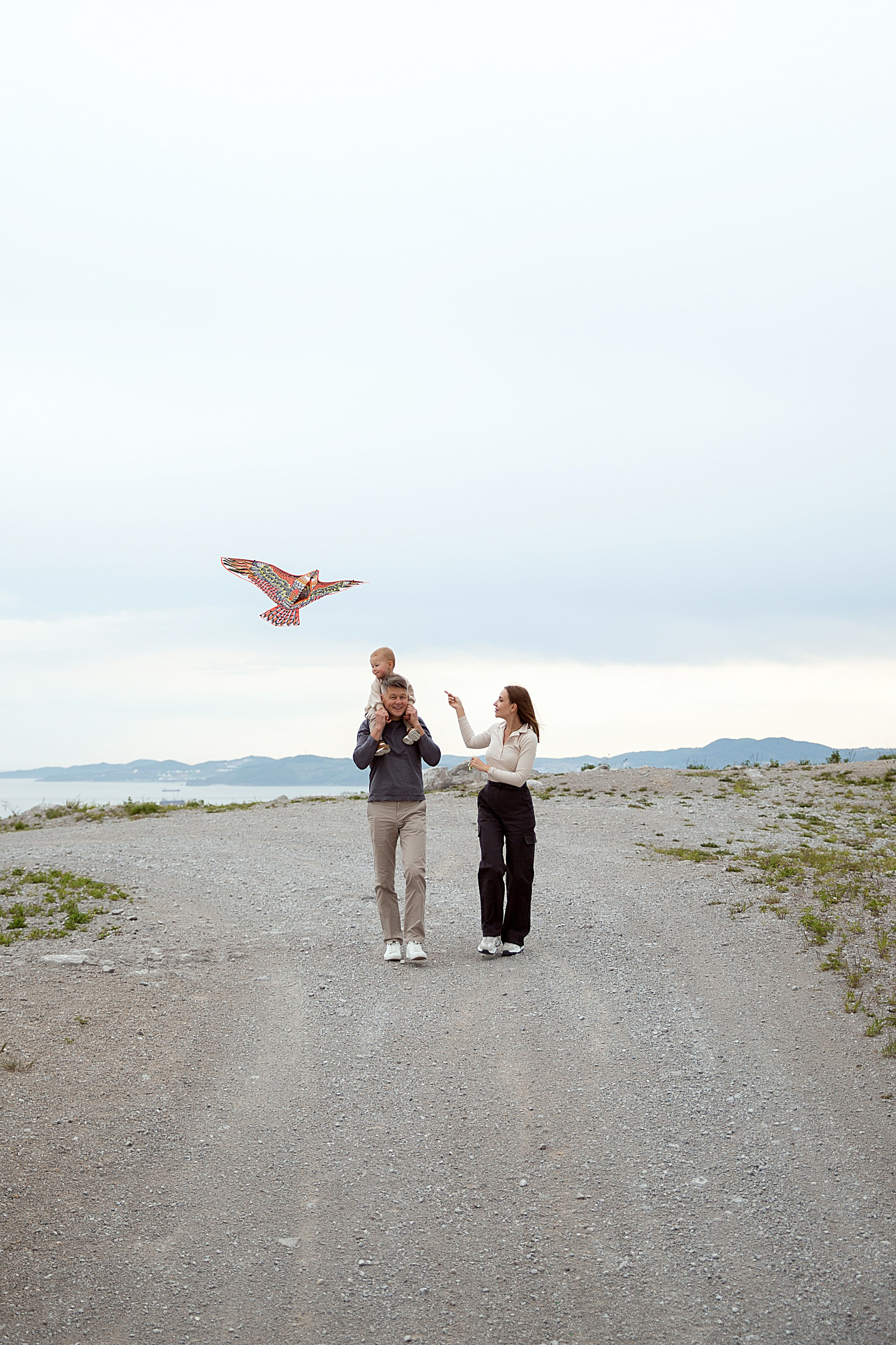 Прогулка с воздушным змеем. Людмила Далидович топовый семейный фотограф Находка/Владивосток