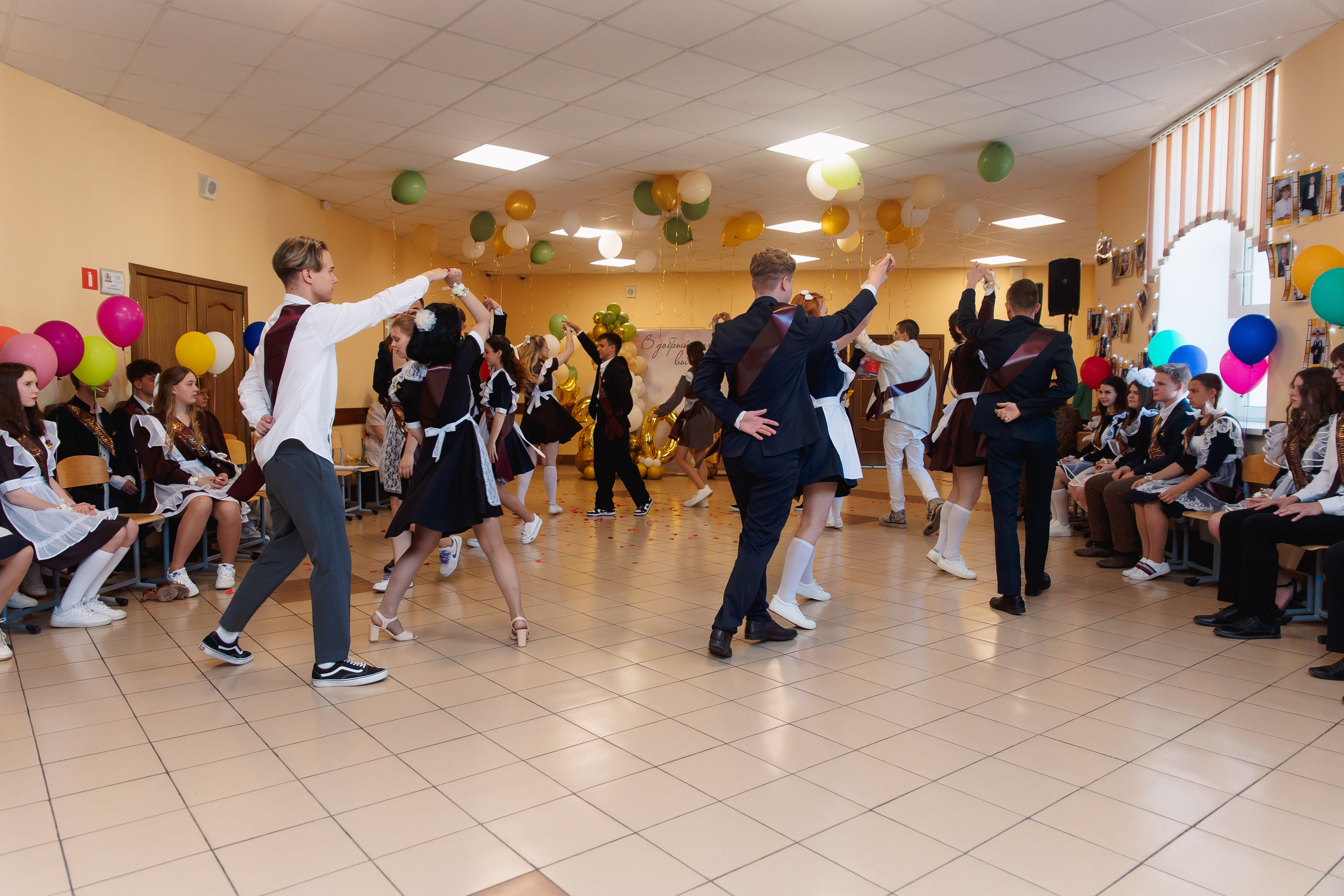 Последний звонок. Фотограф в Кронштадте и Санкт-Петербурге Анастасия Коваленко