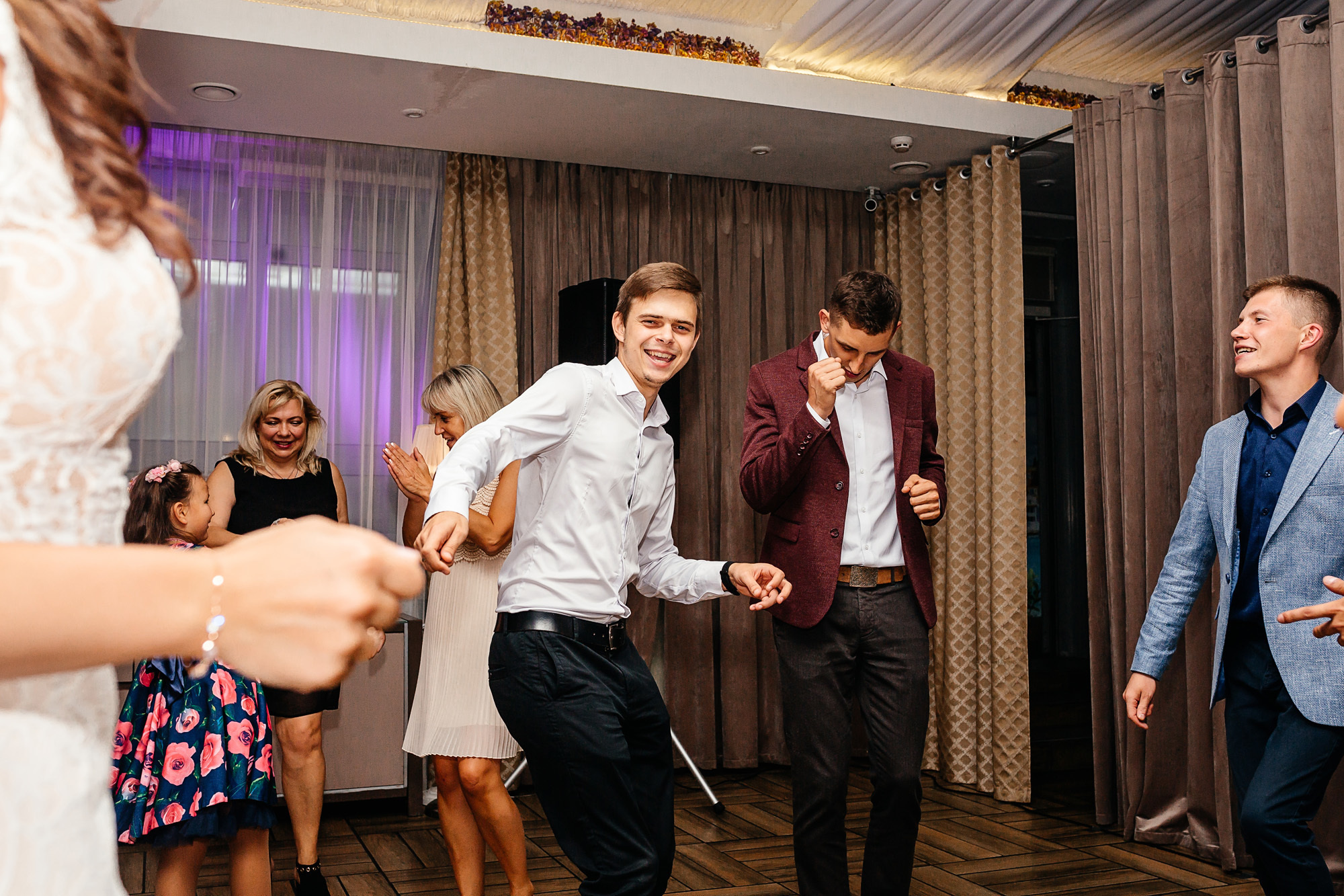 Свадьба и свадебная фотосессия Минск Боровляны. Свадебный и семейный фотограф в Минске Вероника Лучко