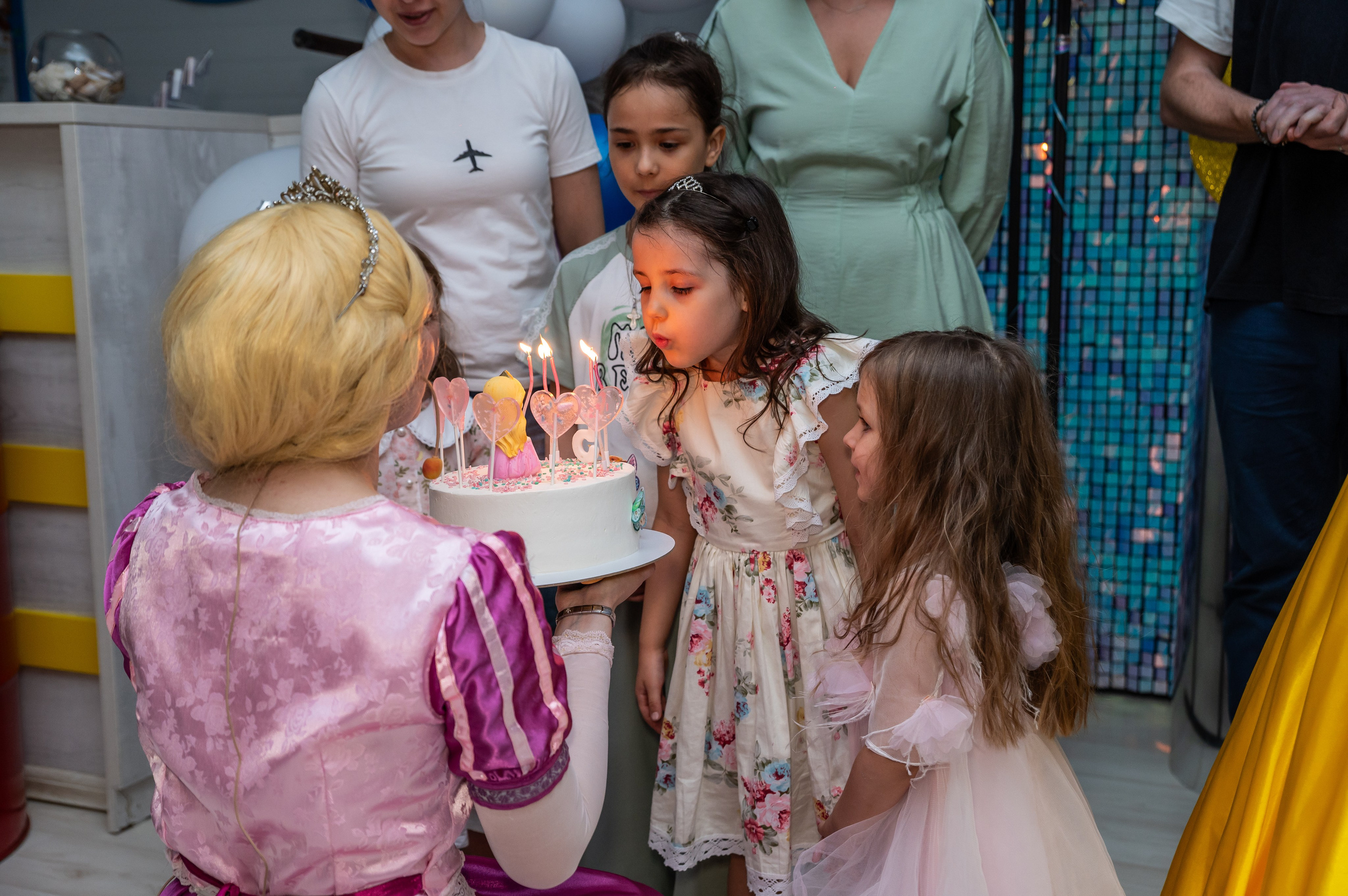 Игротека Ниндзя Кидс. Я Ольга Казанцева, фотографирую снимаю ваши киноистории и печатаю фото и цифровые портреты на холсте