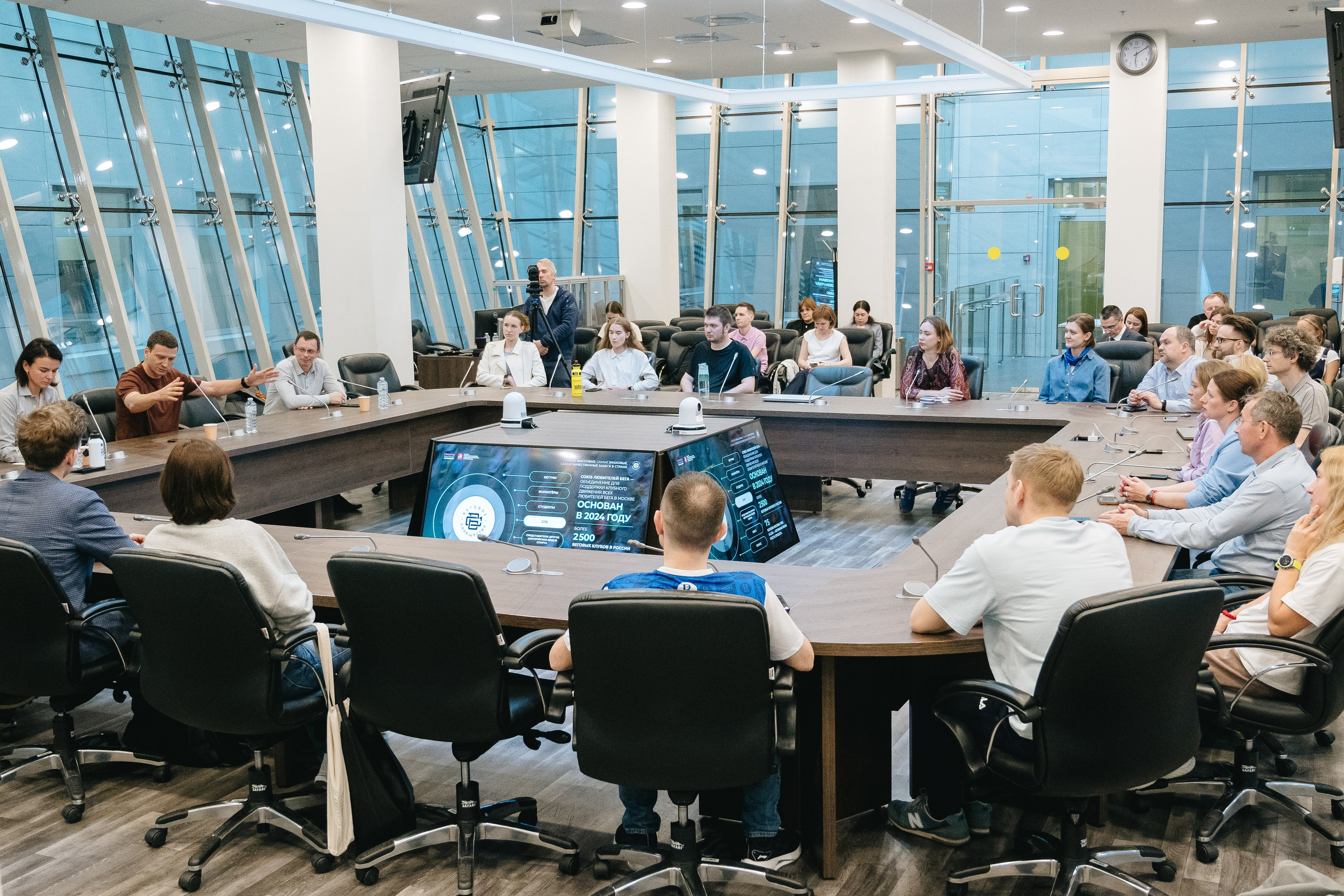 Встреча с Дмитрием Тарасовым. Даниил Сергеев: репортажный фотограф