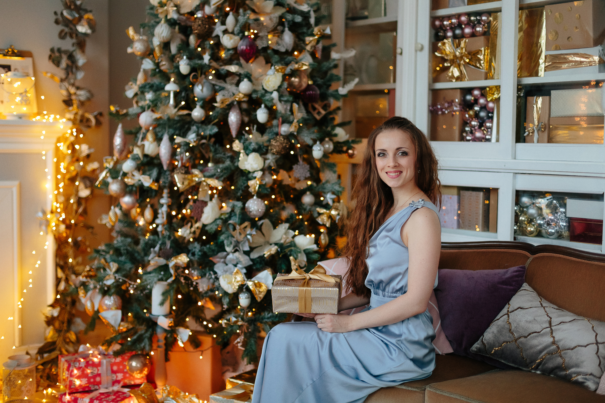 Студийная семейная новогодняя фотосессия с маленькой пуговкой. Свадебный и семейный фотограф Ксения Шекк Екатеринбург