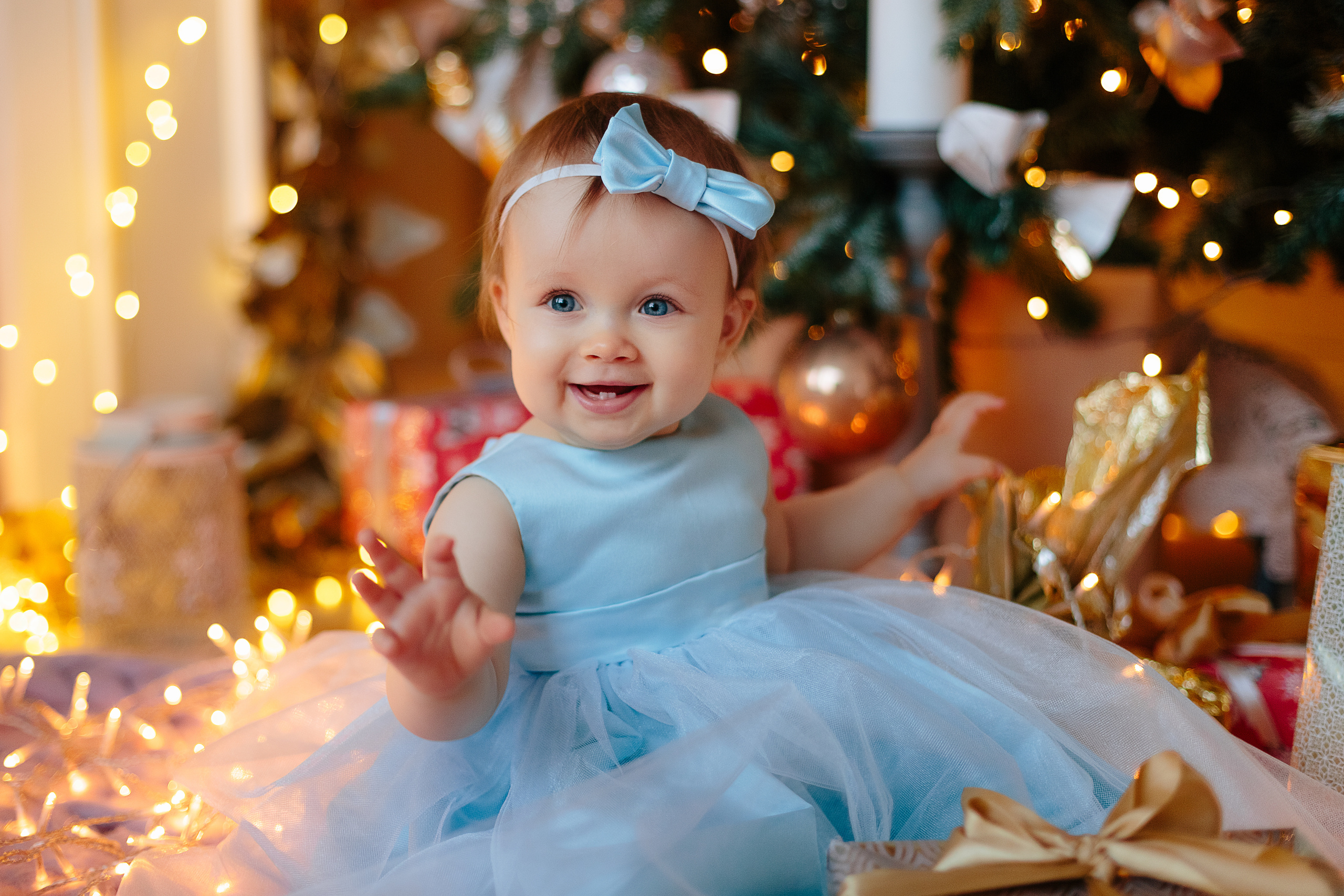 Студийная семейная новогодняя фотосессия с маленькой пуговкой. Свадебный и семейный фотограф Ксения Шекк Екатеринбург