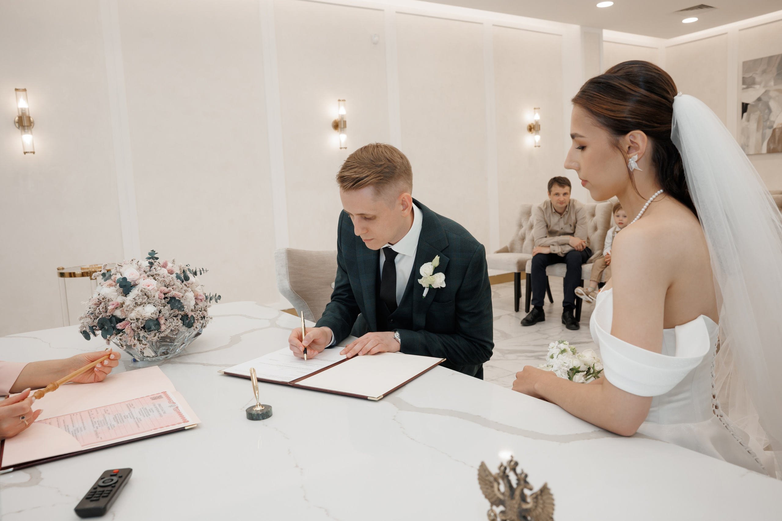 Регистрация в отеле Fish Point, ЗАГС Бутово, прогулка в Остафьево. Свадебный и репортажный фотограф (Москва, Королев и другие)