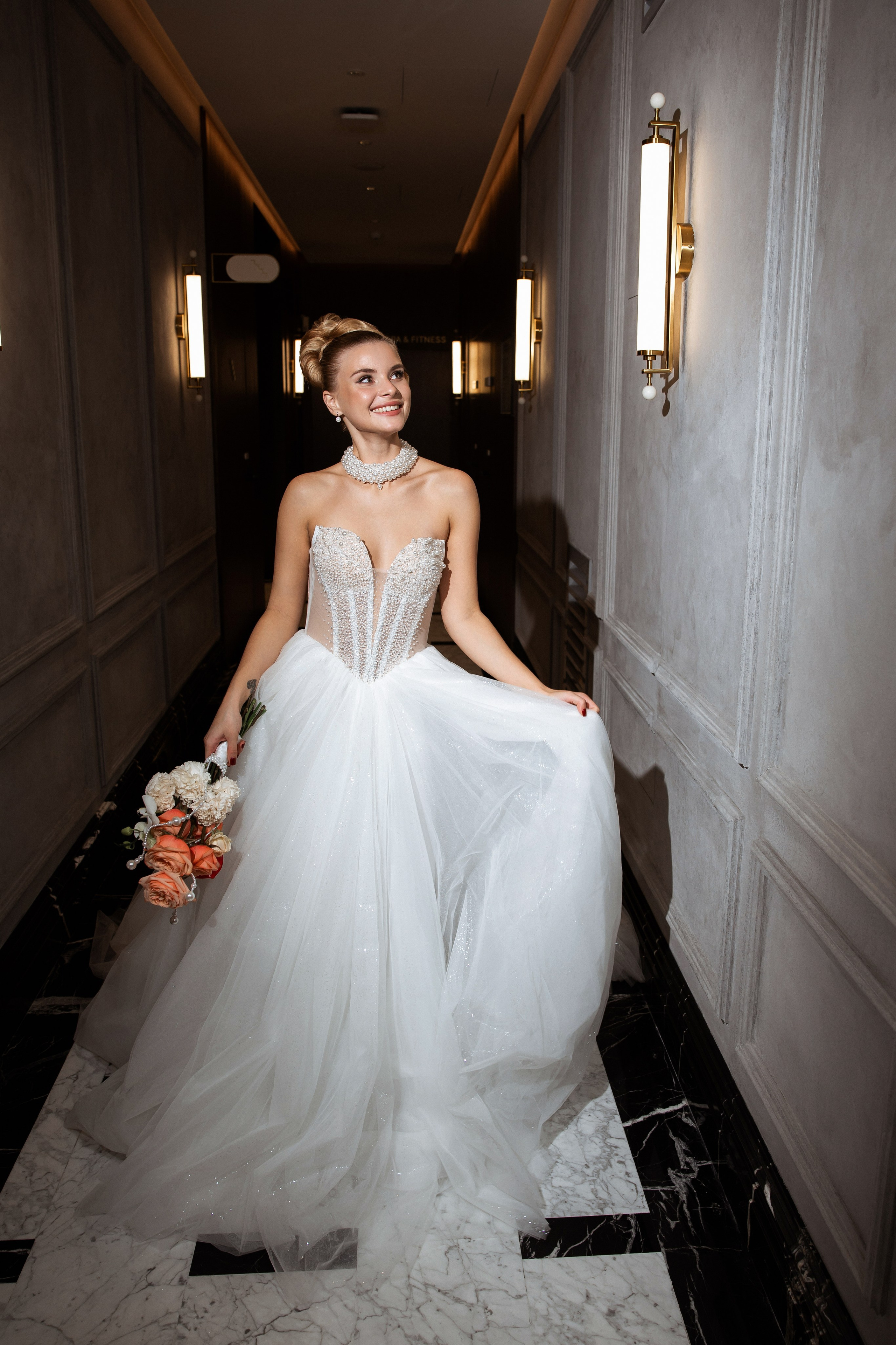 Локация отель Акрон платья салон Свадебный Мир модель Арина. Свадебный и семейный фотограф Татьяна Ласкина в Великом Новгороде