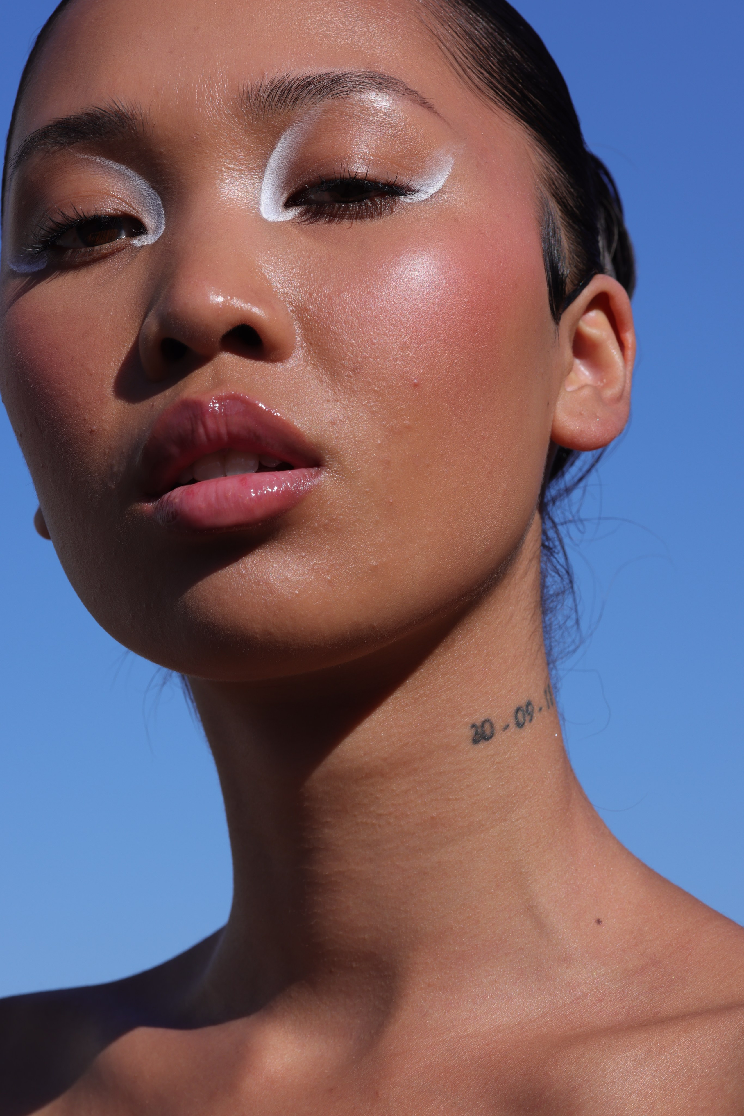 BEFORE/AFTER. Professional retoucher