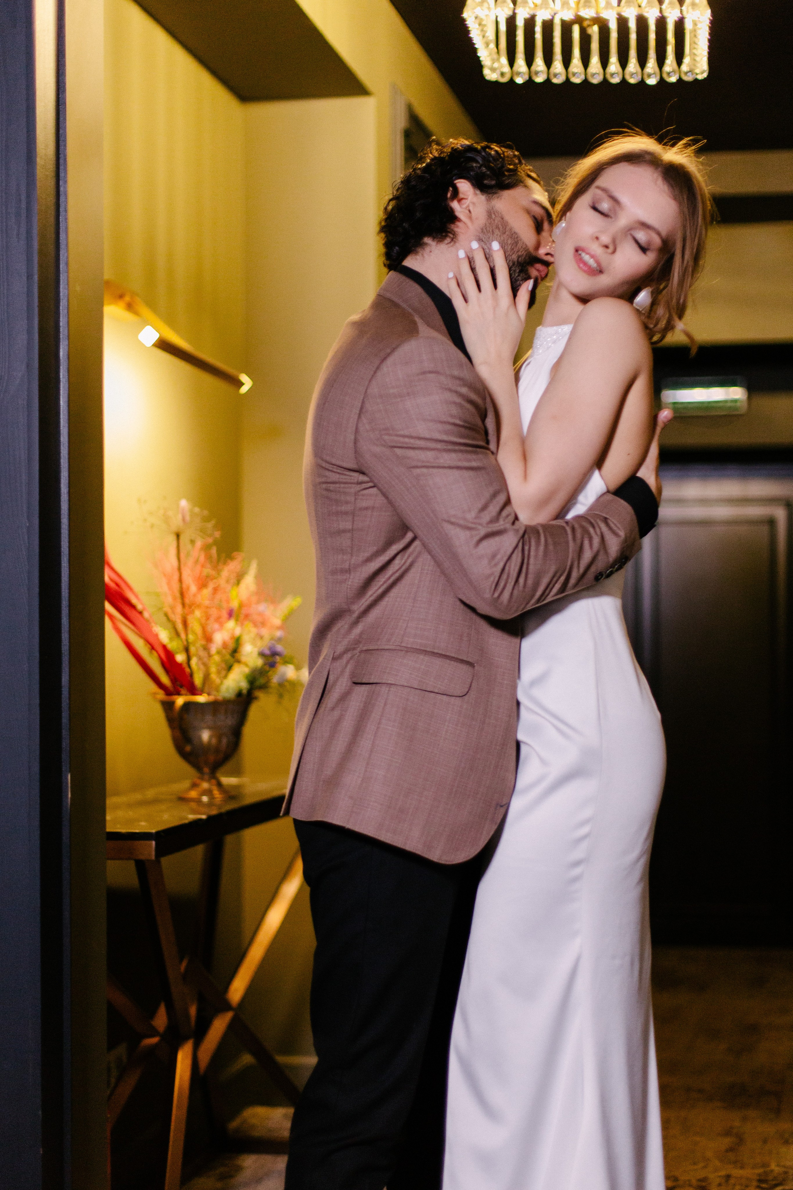 Свадебная фотосессия в бутик отеле Арбат 6, свадебный фотограф в Москве