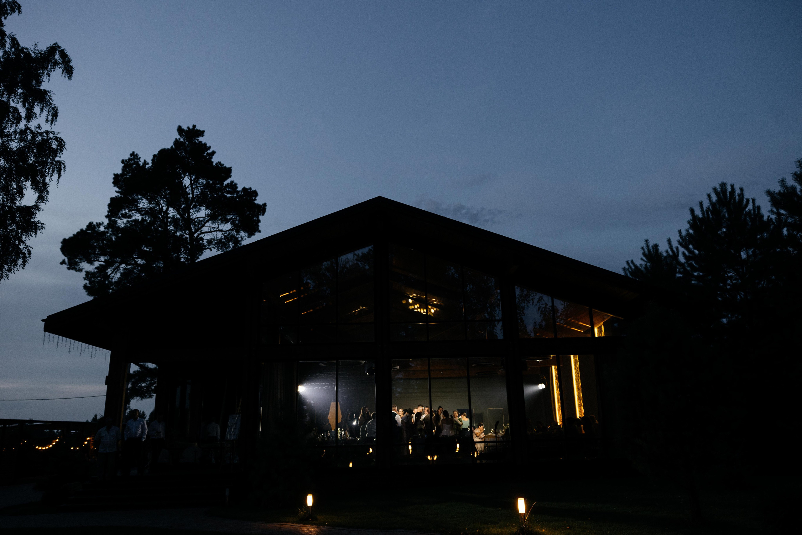 Свадебная история. Лесной Виладж. Свадебный и семейный фотограф Рассказова Виктория