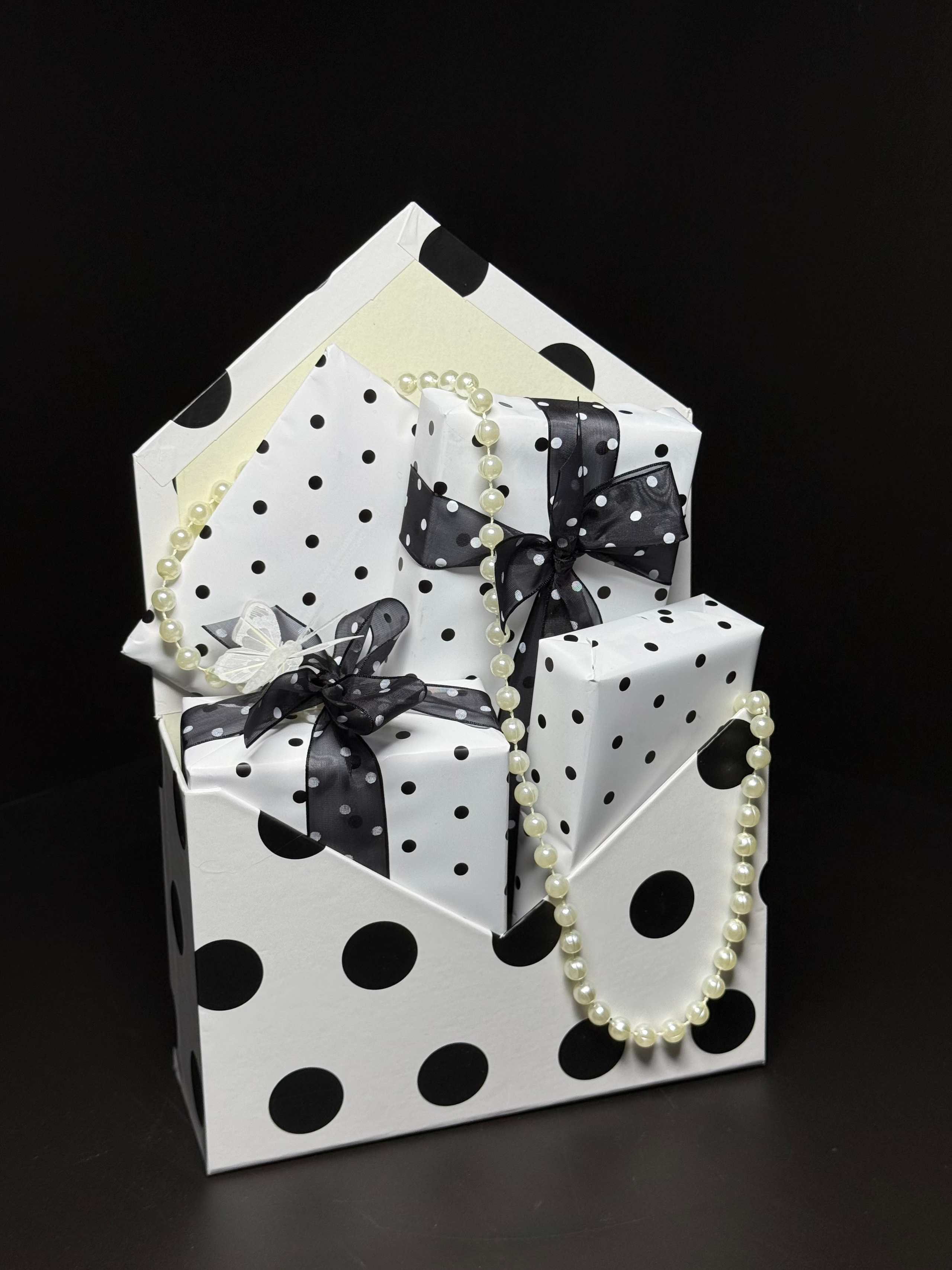 «Шанель. Подарок в конверте». Студия подарочных наборов «Владия»